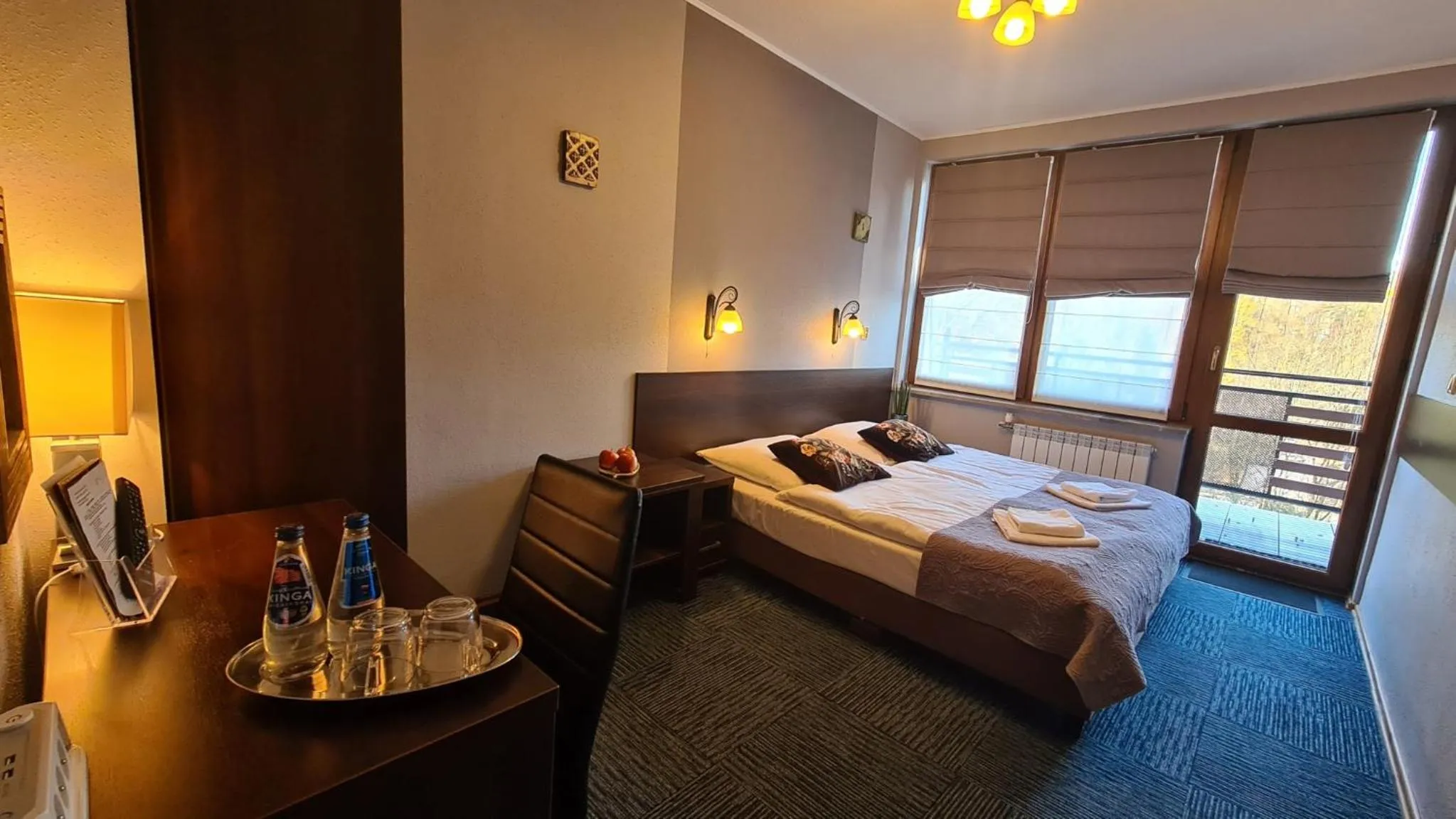 Photo of the whole room, Bed in H&R Polaris Szczawnica