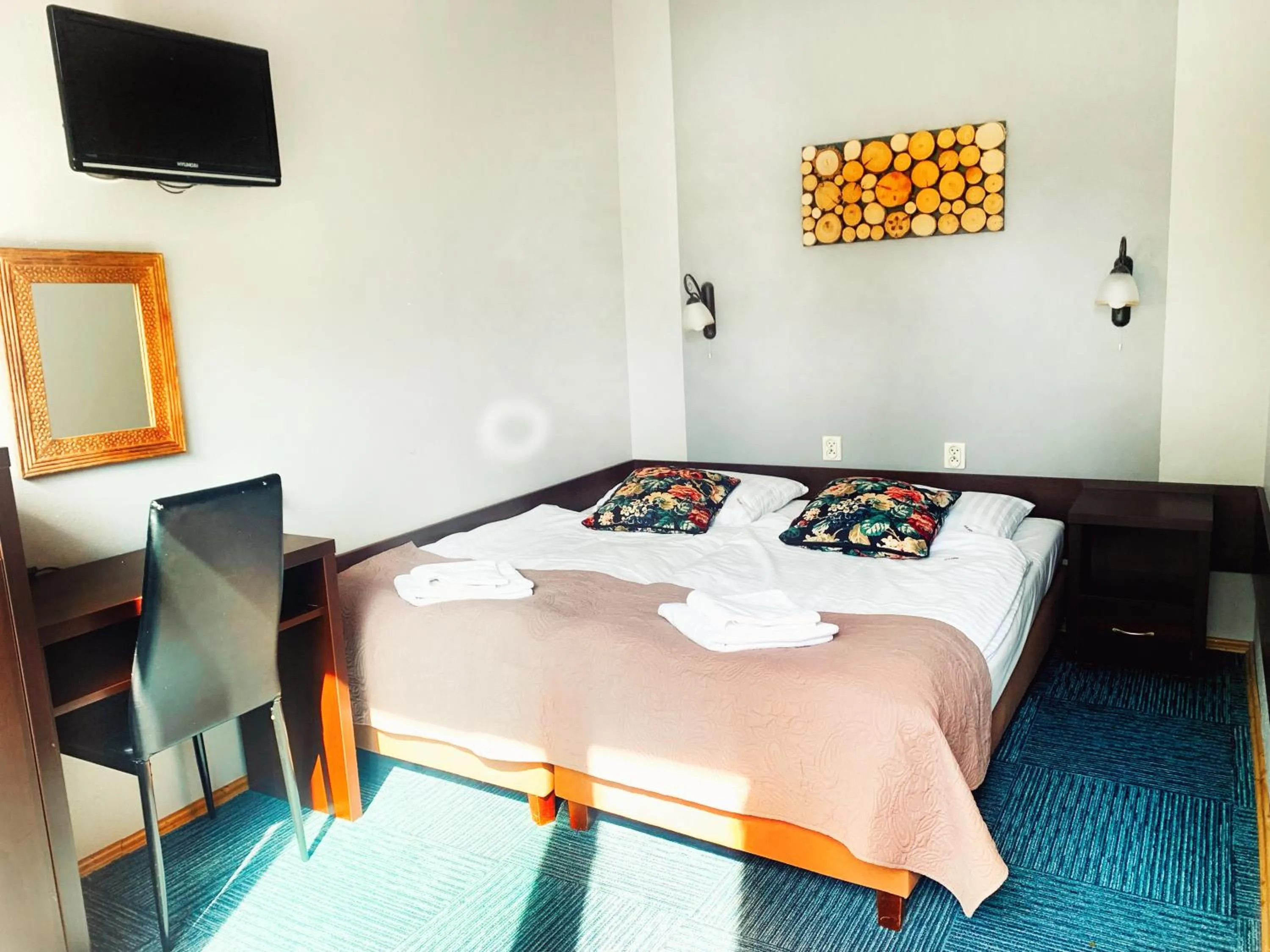 Photo of the whole room, Bed in H&R Polaris Szczawnica