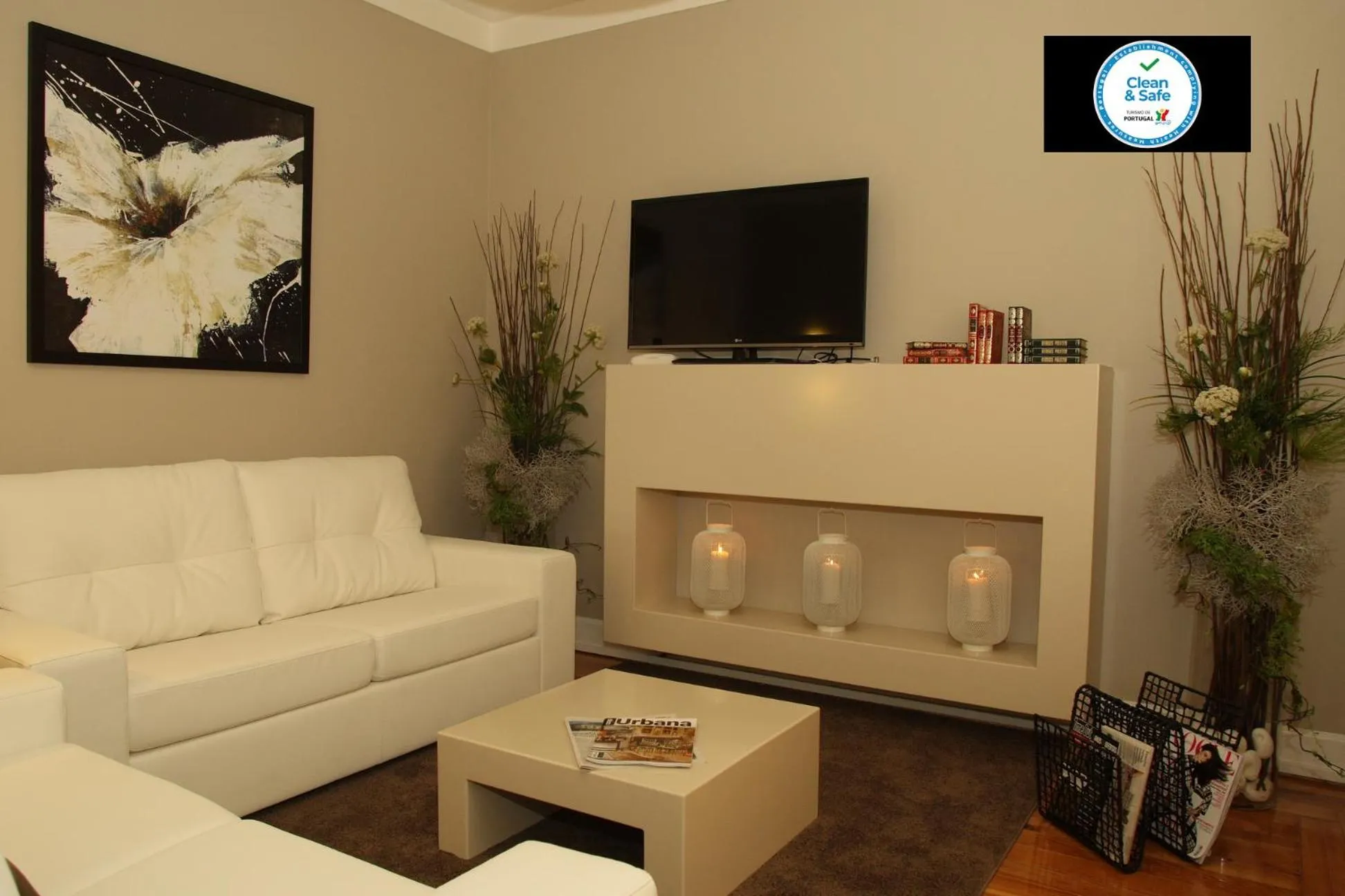 Communal lounge/ TV room in Castilho House