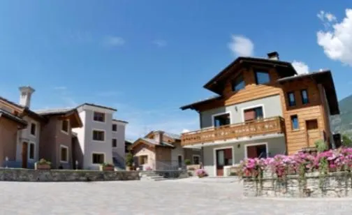 Property building in Au Petit Chevrot