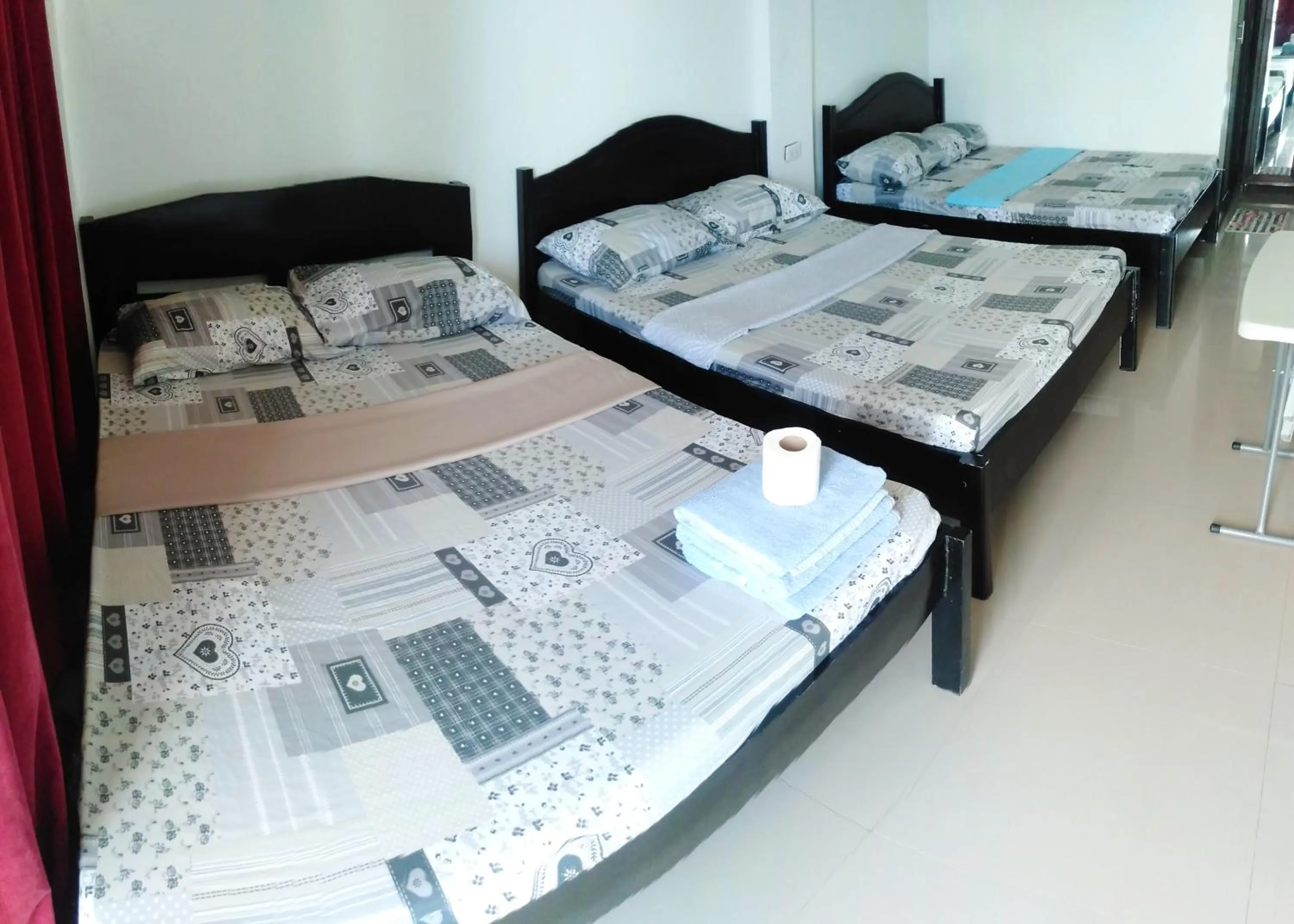 Bed in Strangers Inn&Bar