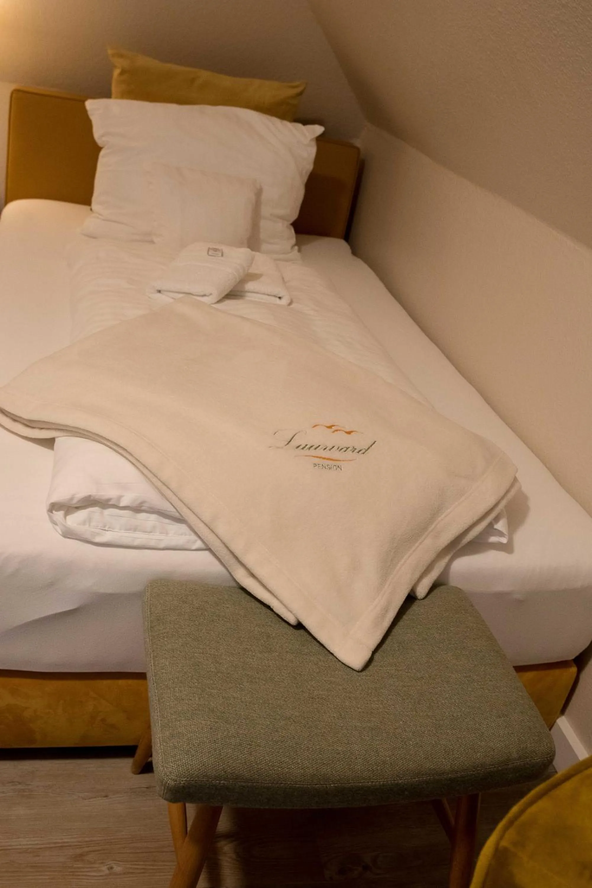 Bed in Pension Luuward 3 Sterne superior Hotel