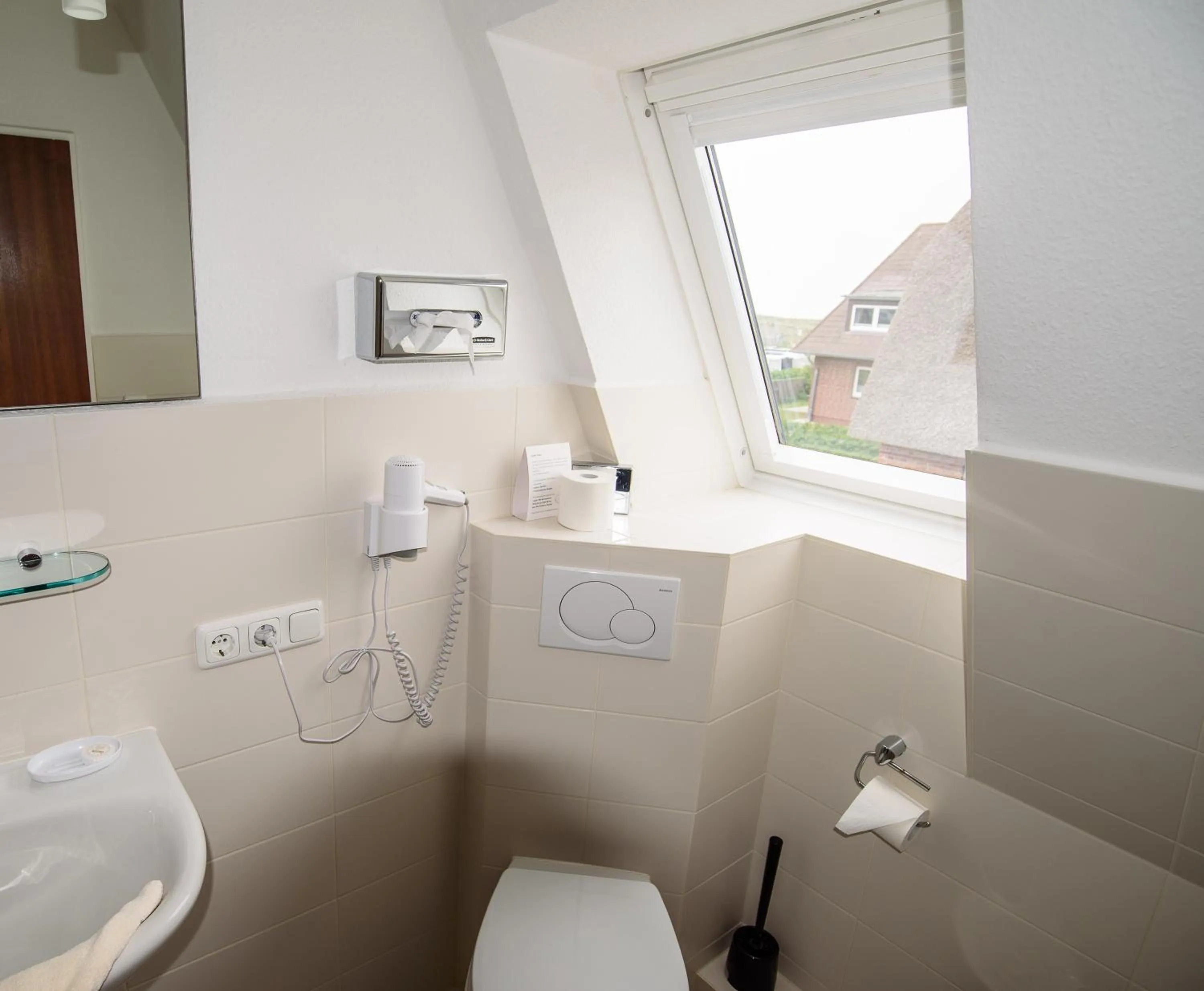 Bathroom in Pension Luuward 3 Sterne superior Hotel