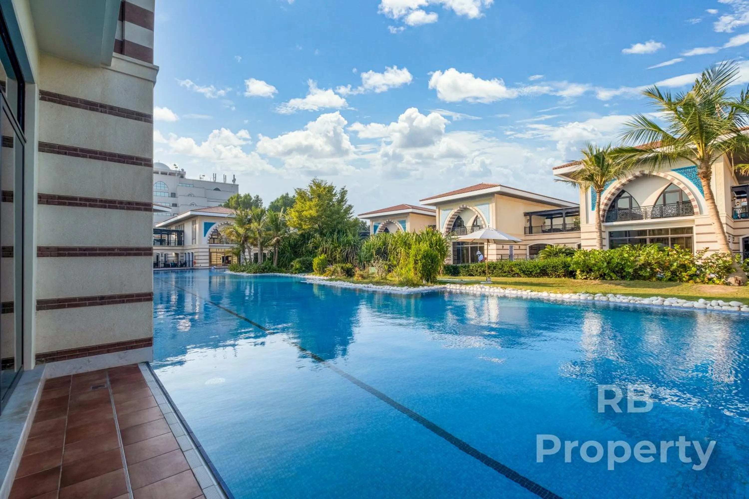 Day in Zabeel Saray Royal Residences Lagoon Villa