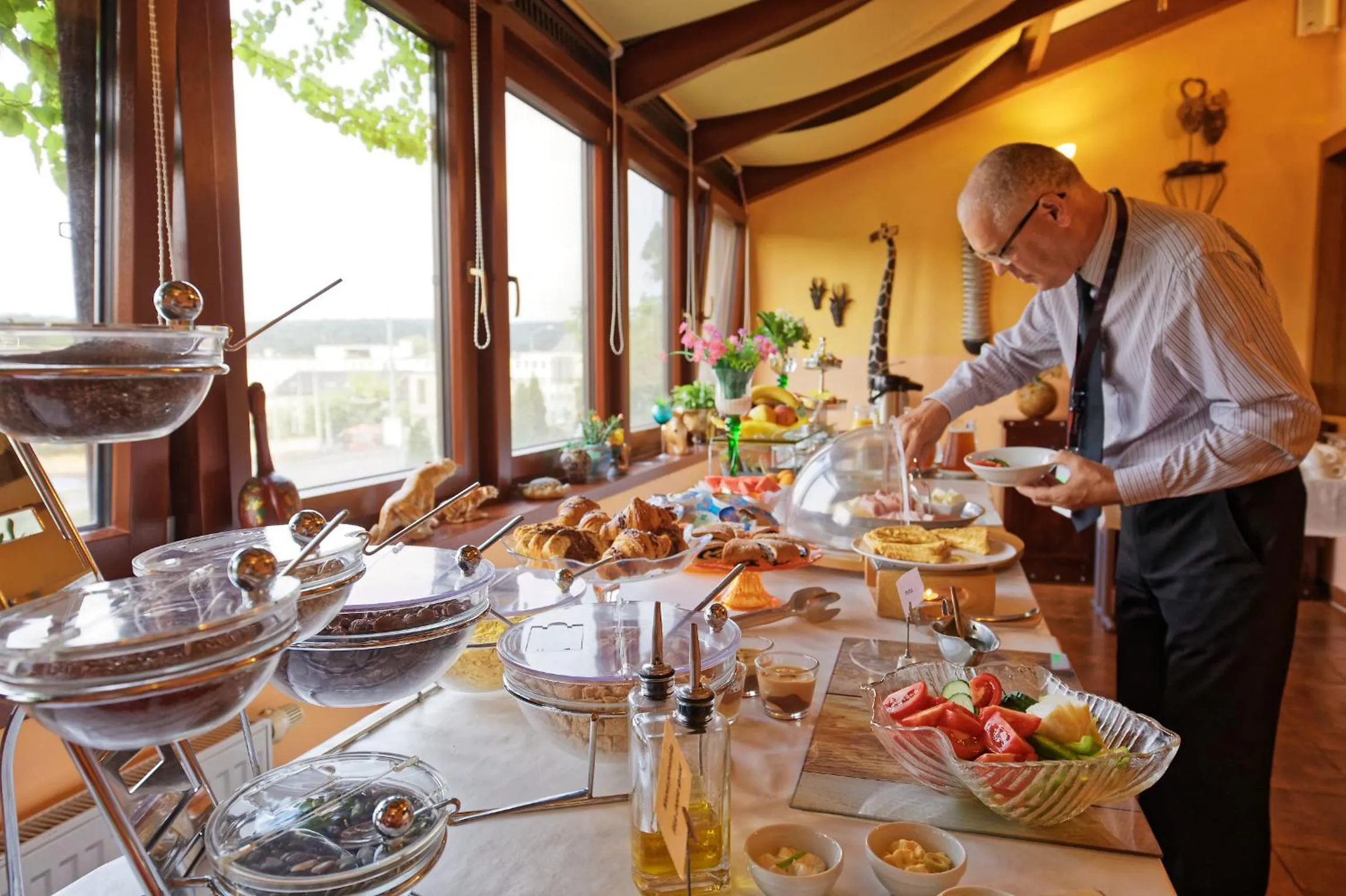 Food and drinks in Hotel Max Inn