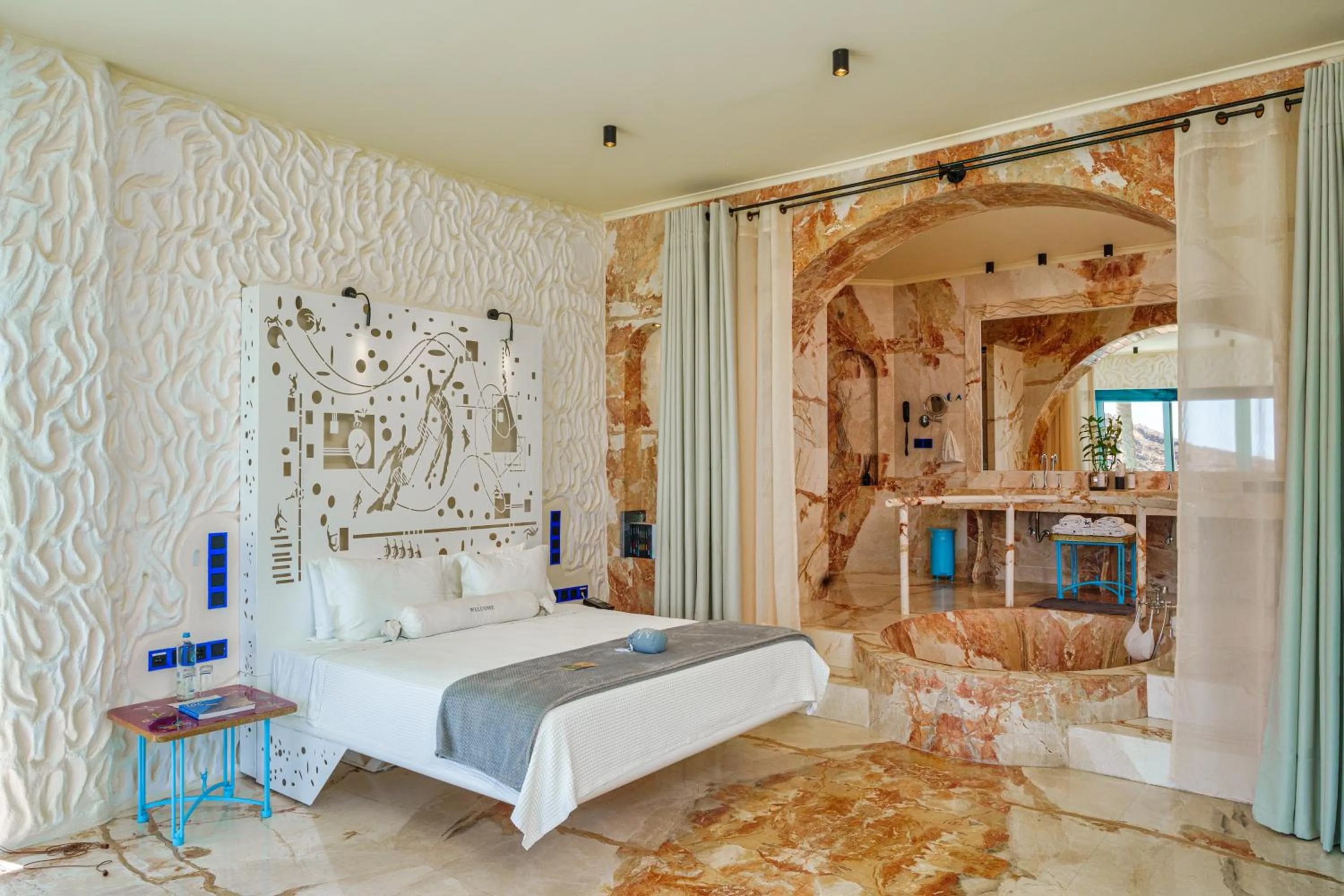 Bedroom, Bed in Calilo