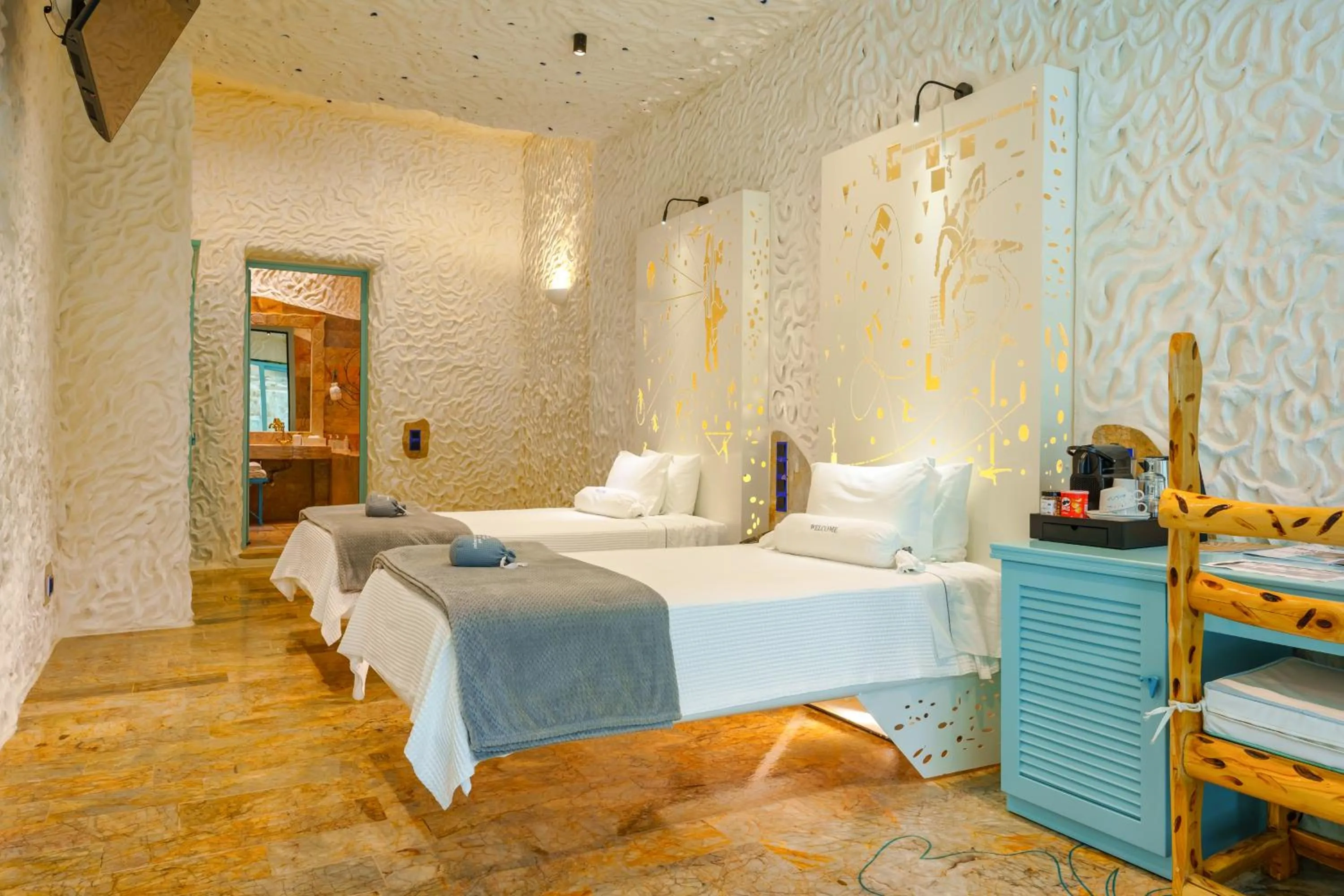 Bedroom, Bed in Calilo