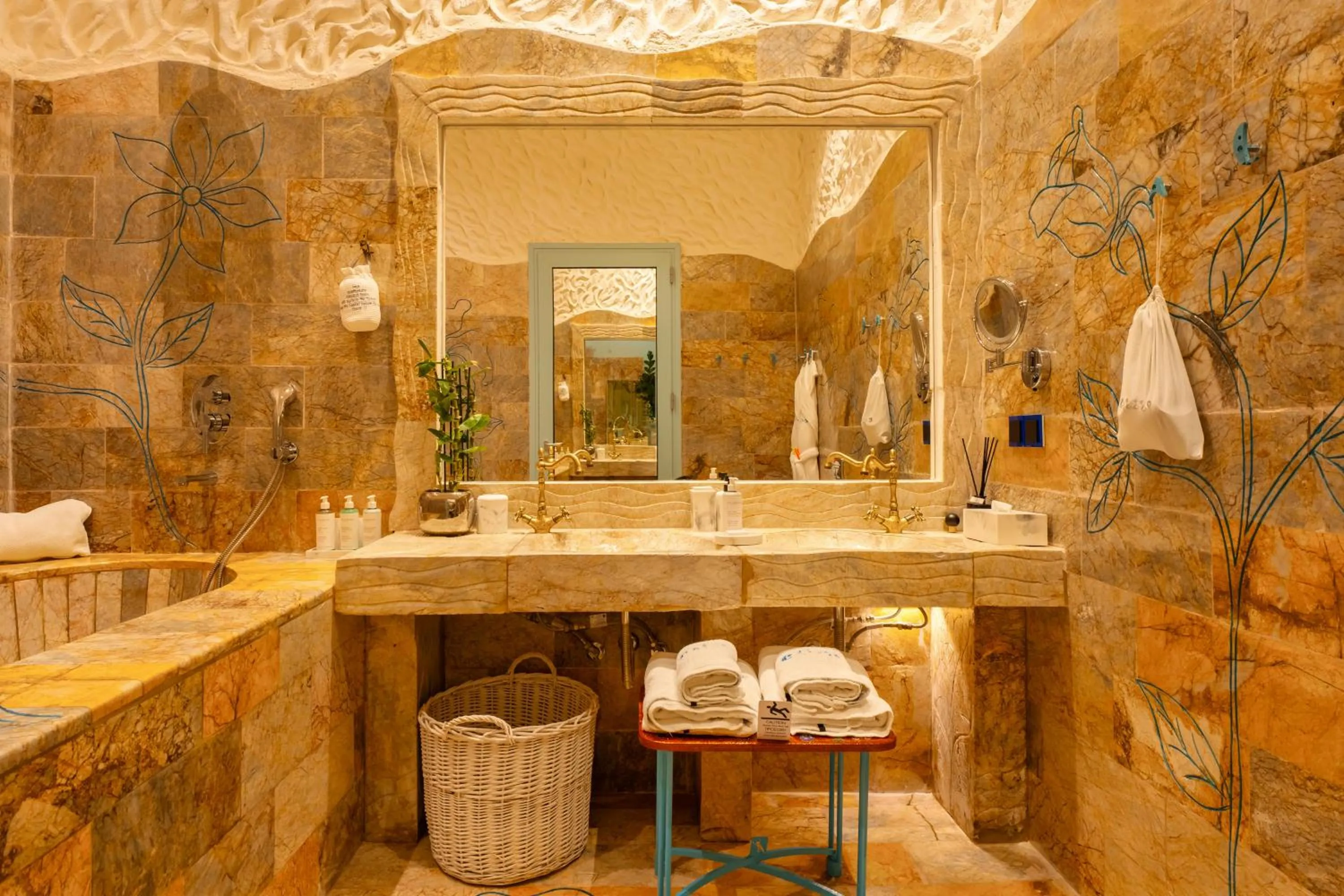 Bathroom in Calilo