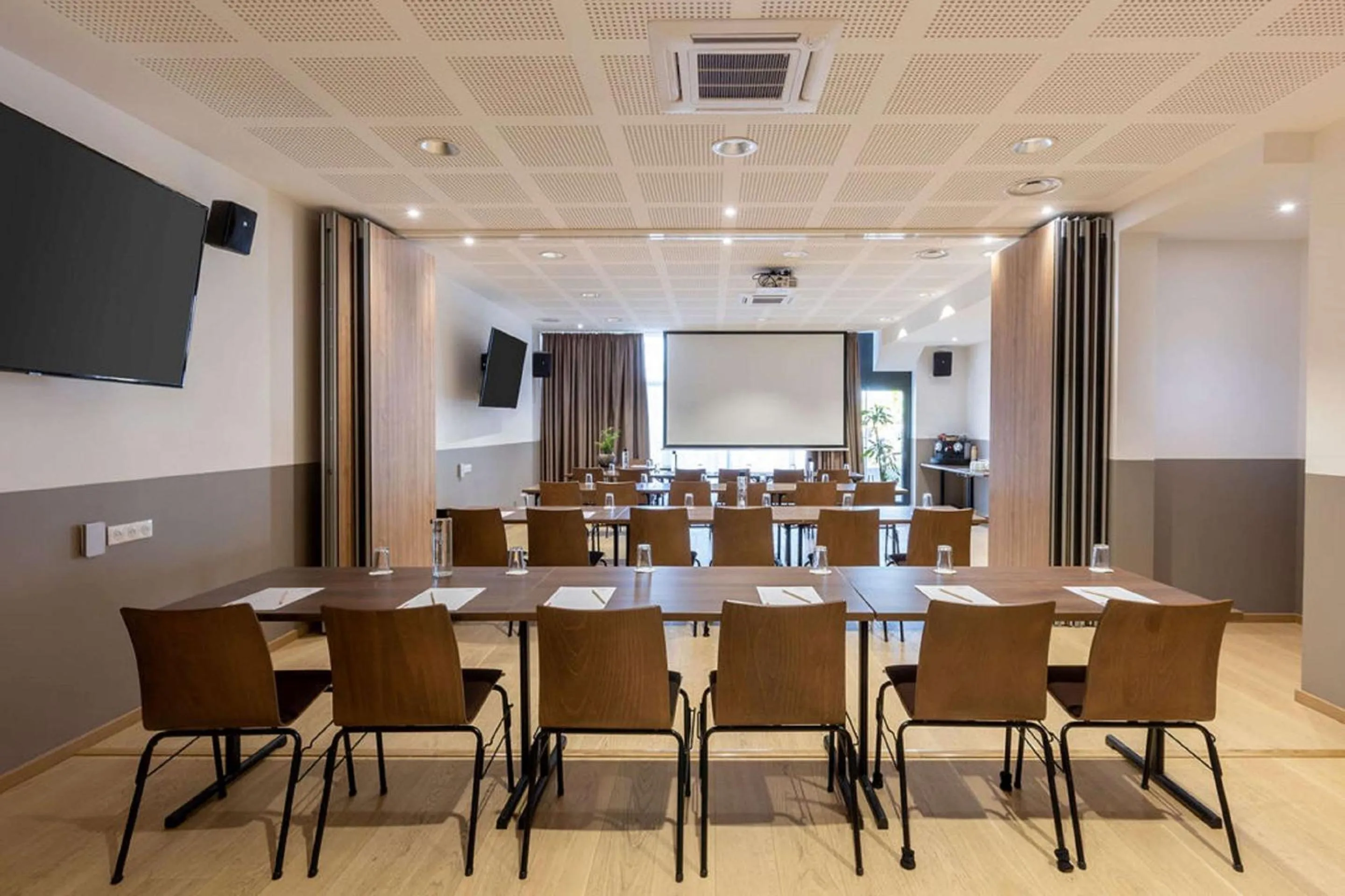 Meeting/conference room in Aiden by Best Western T'aim Hotel & SPA