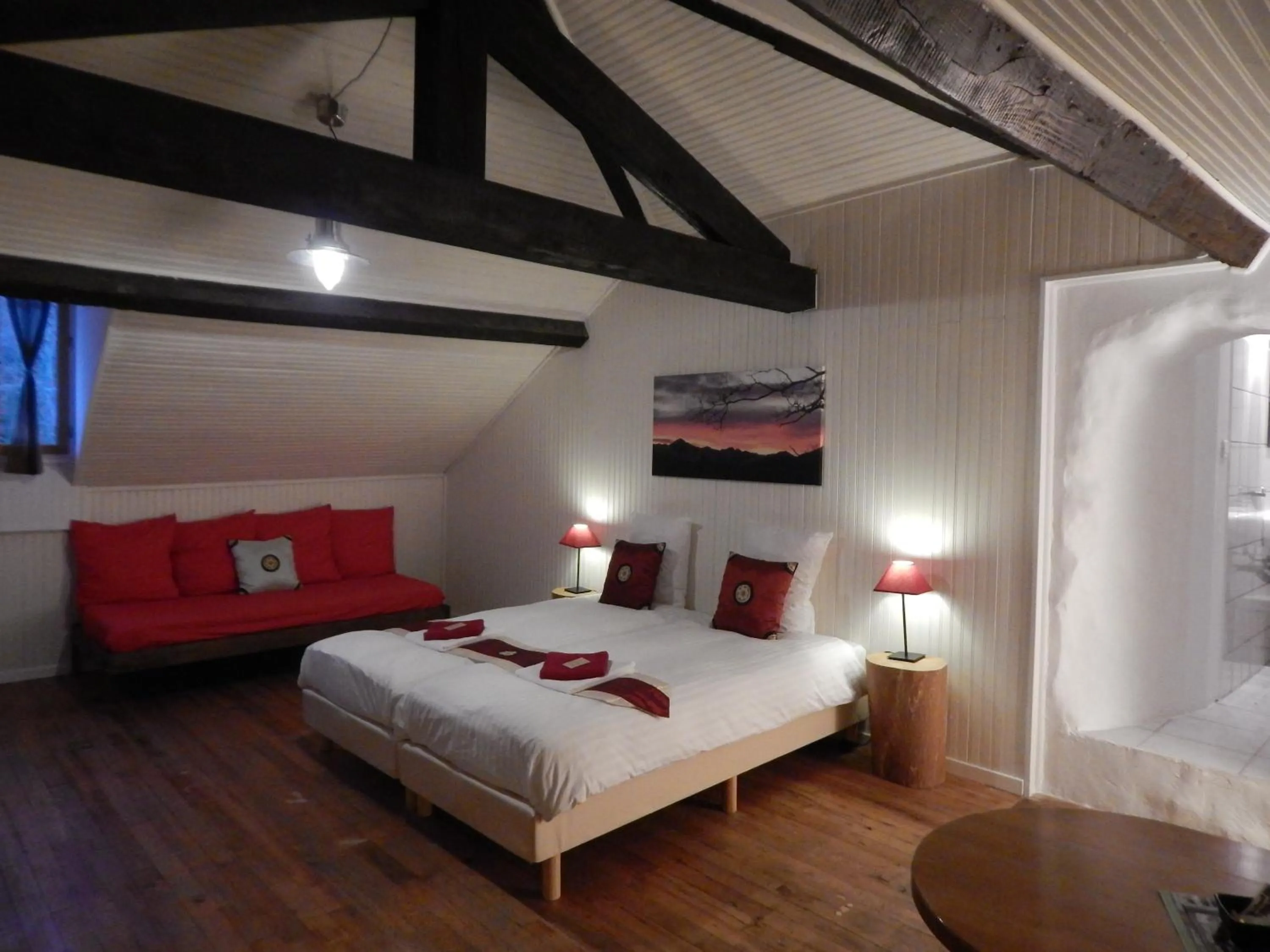 Photo of the whole room, Bed in Pyrenées Emotions, Eco-responsables, Nature, Sports Aventures