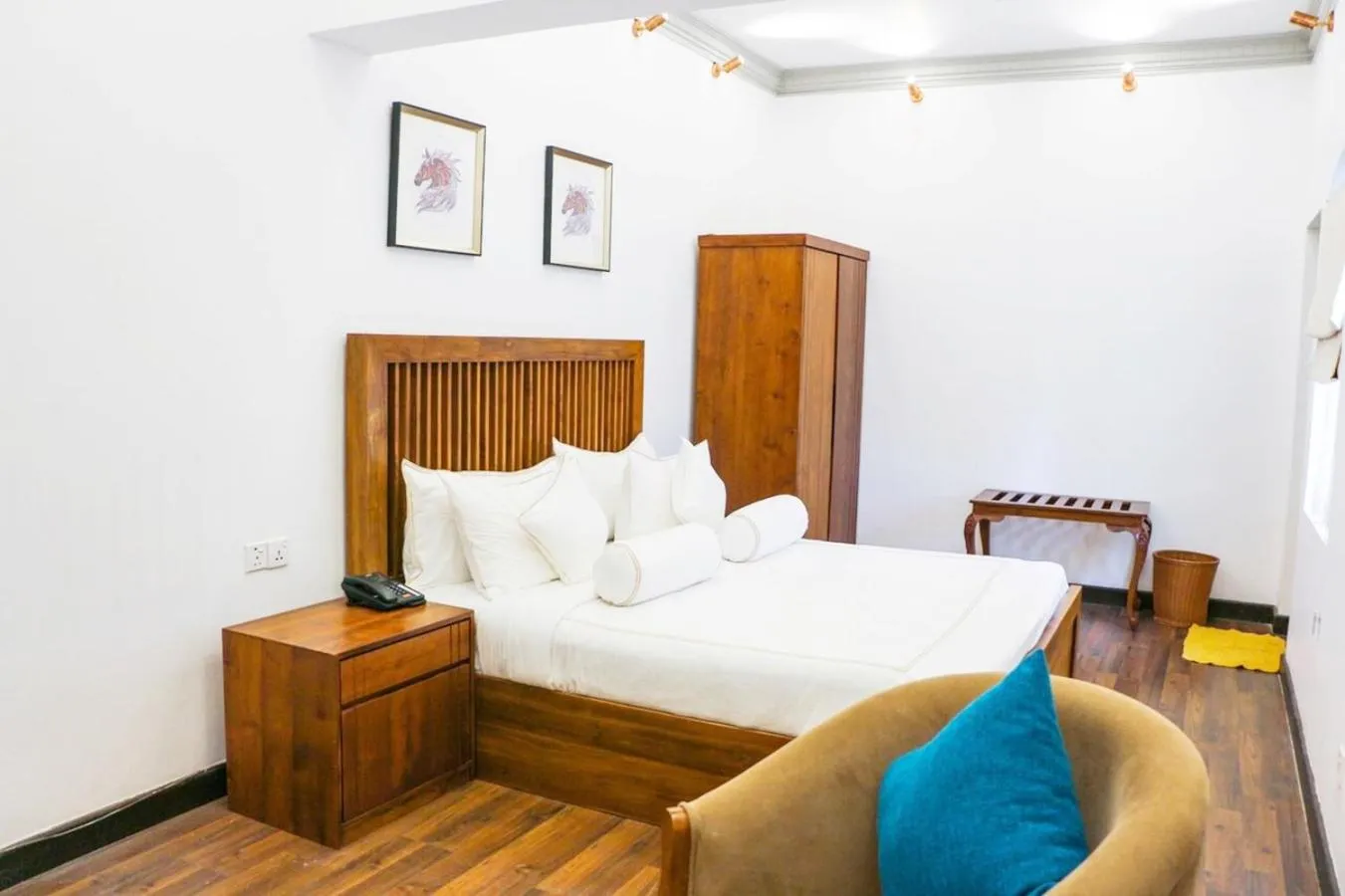 Bed in The Clovelly Bungalow