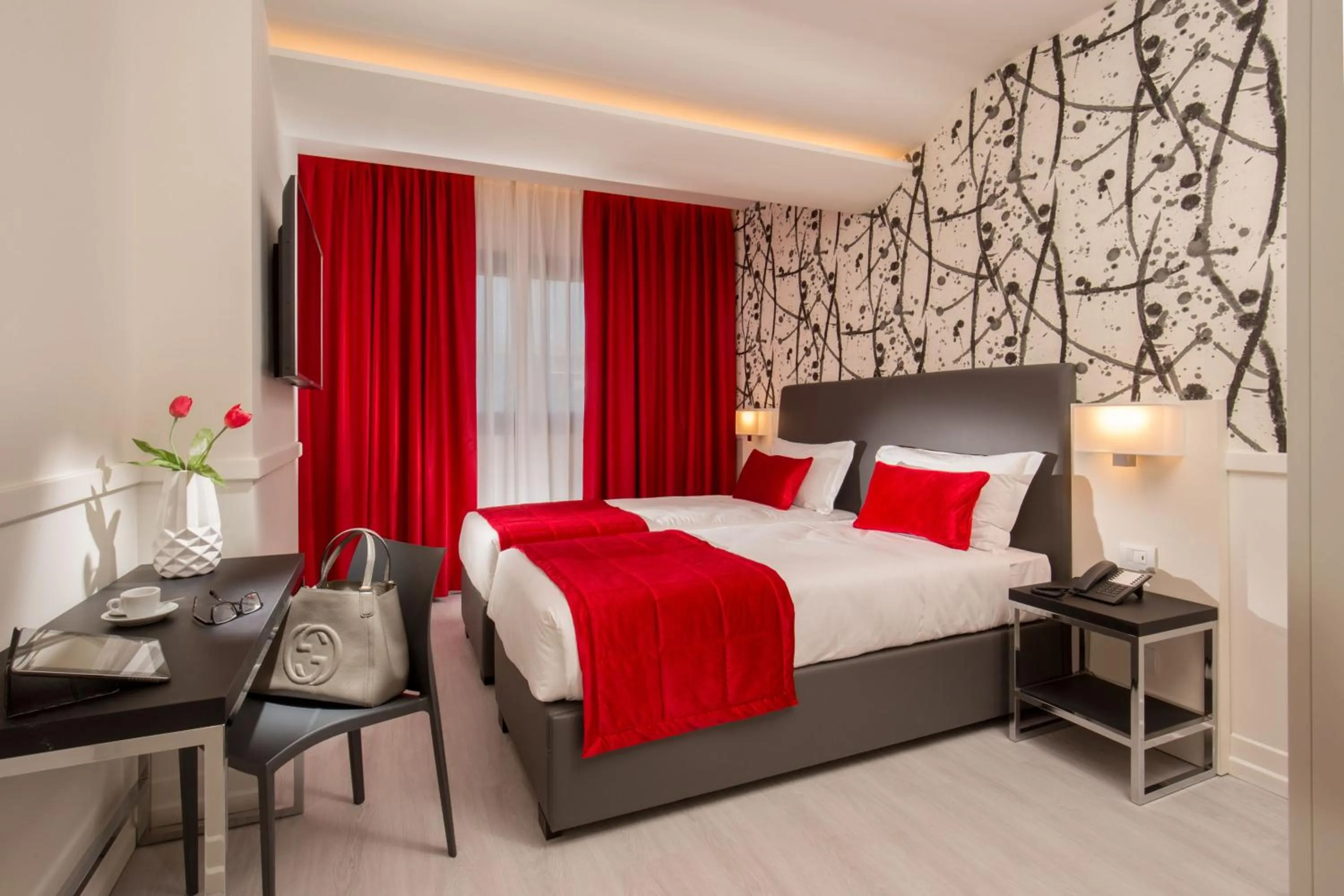 Bedroom, Bed in Hotel American Palace Eur