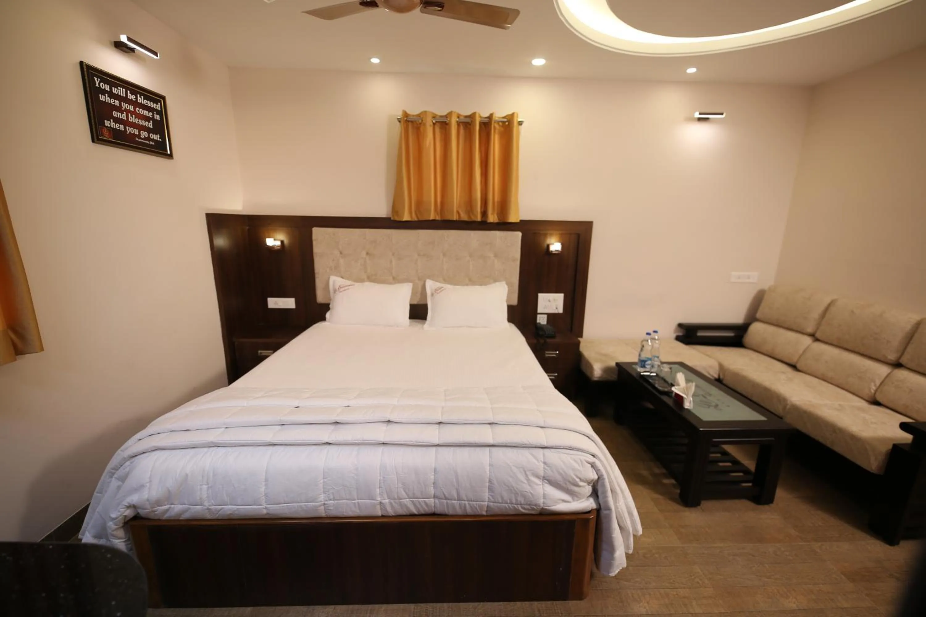 bunk bed, Bed in Le Emerald Residency