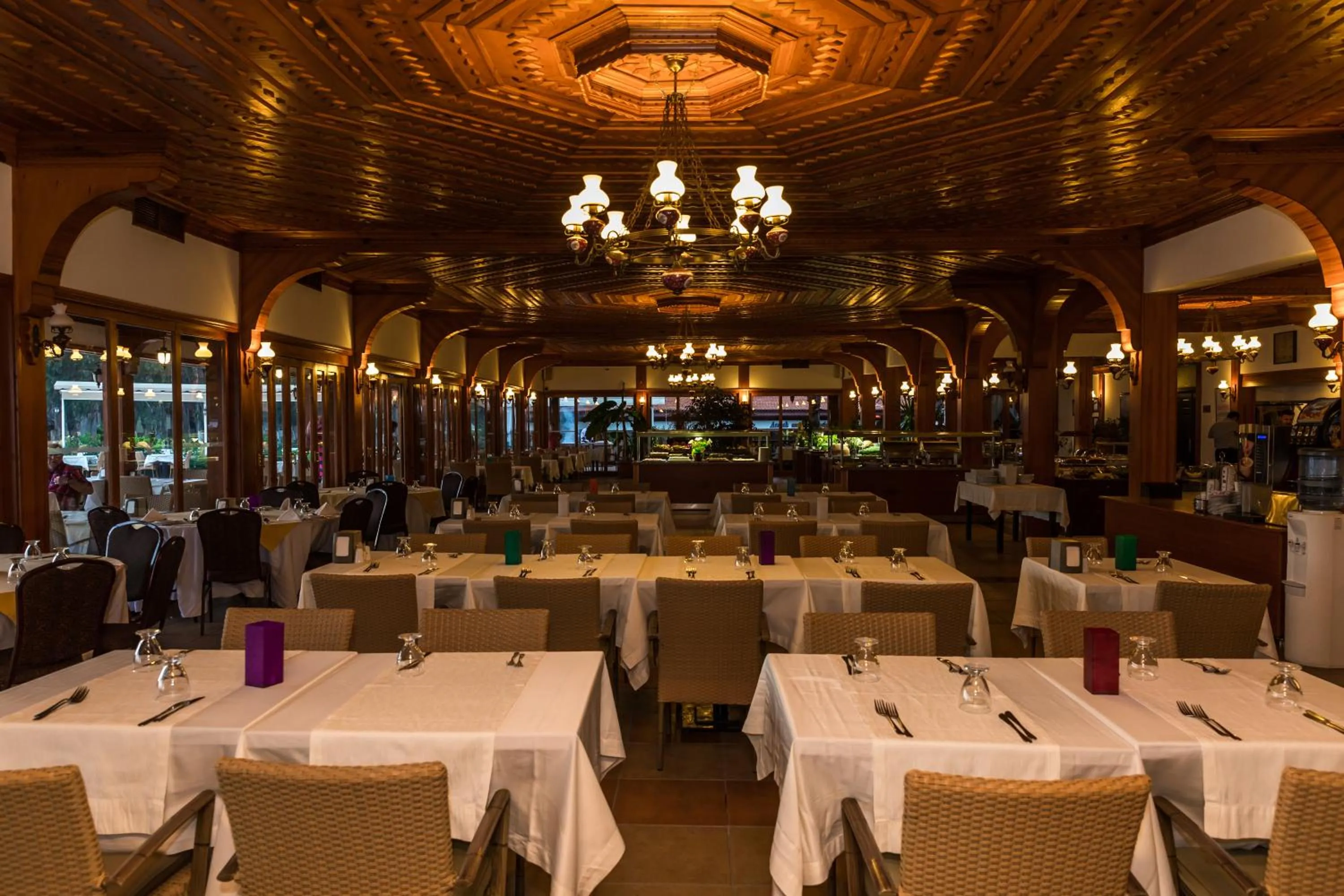 Restaurant/places to eat in Yucelen Hotel