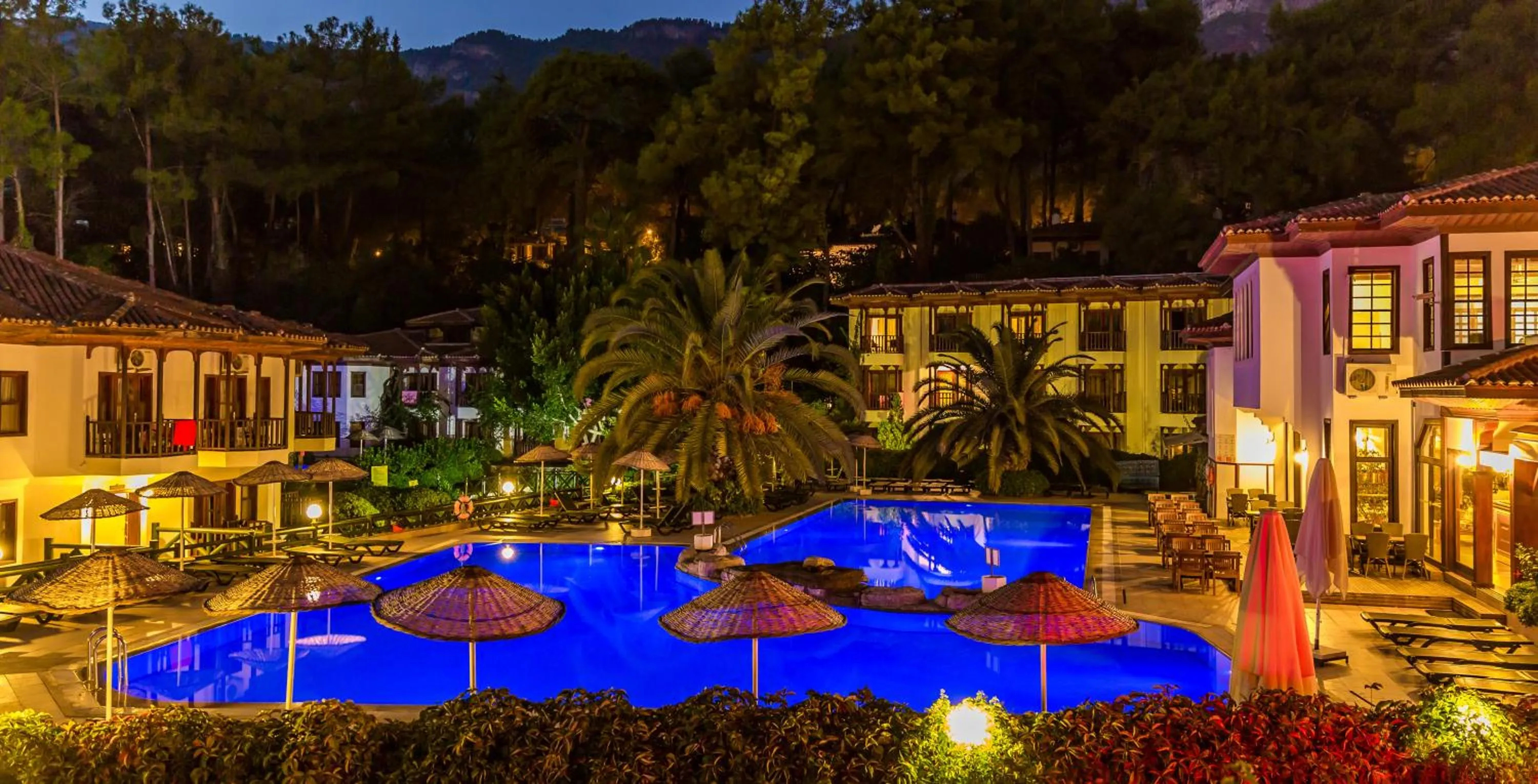 Facade/entrance in Yucelen Hotel