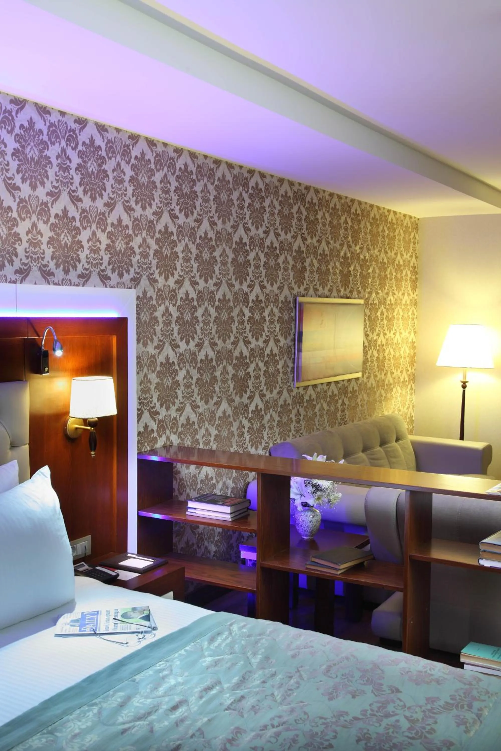 Bed in Hotel Senbayrak City