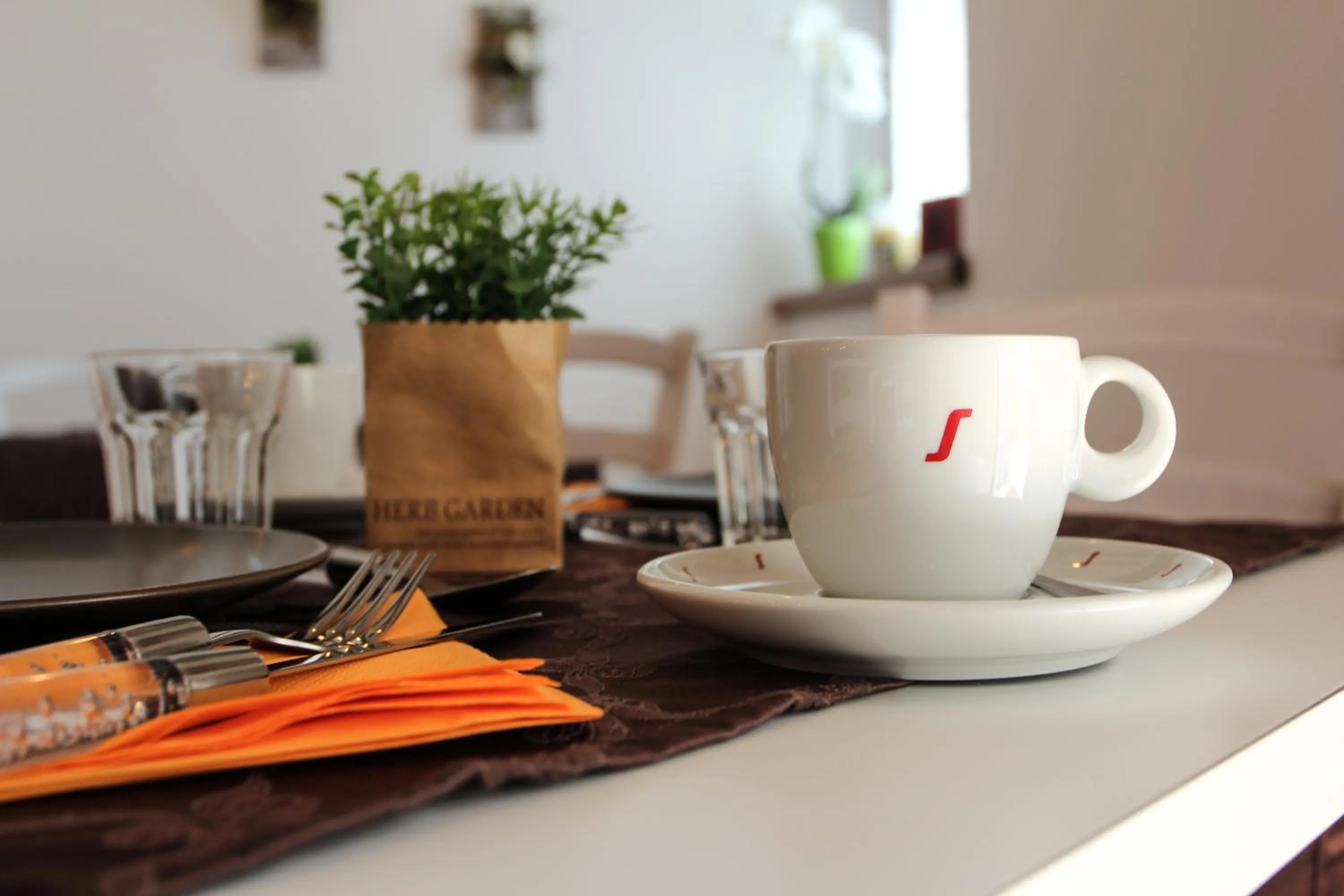 Restaurant/places to eat in Al Sa di Te