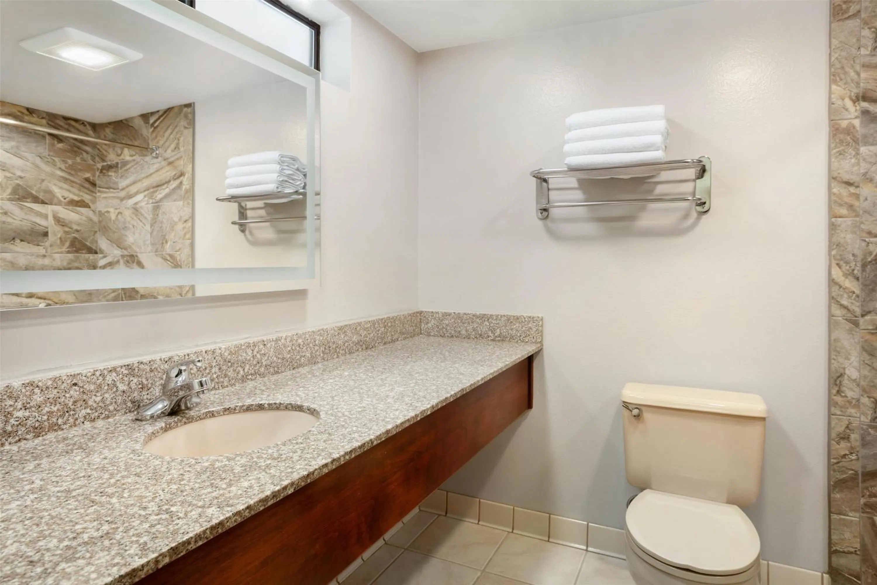 Bathroom in Best Western Plus Yosemite Gateway Inn