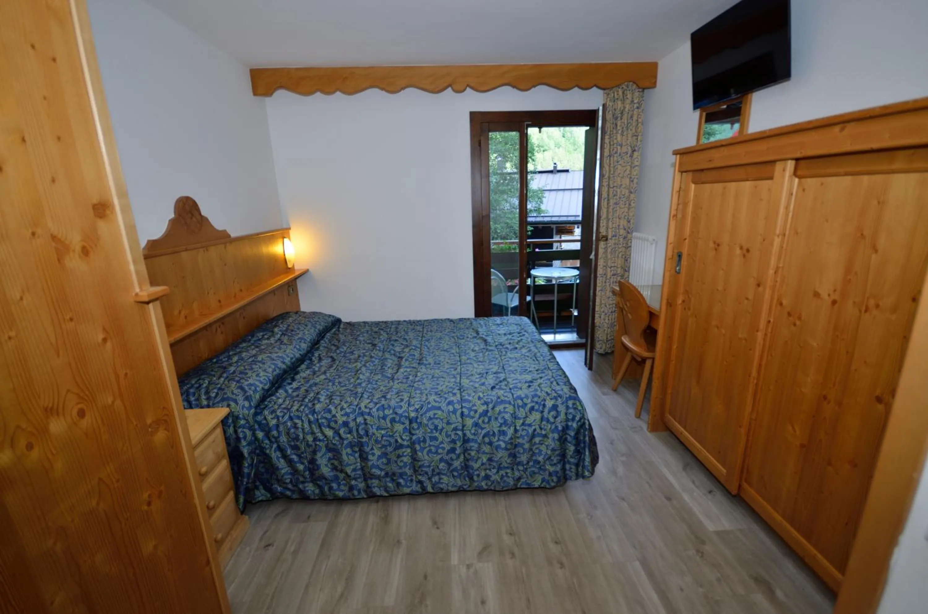 Bedroom, Bed in Hotel Cime D'Oro