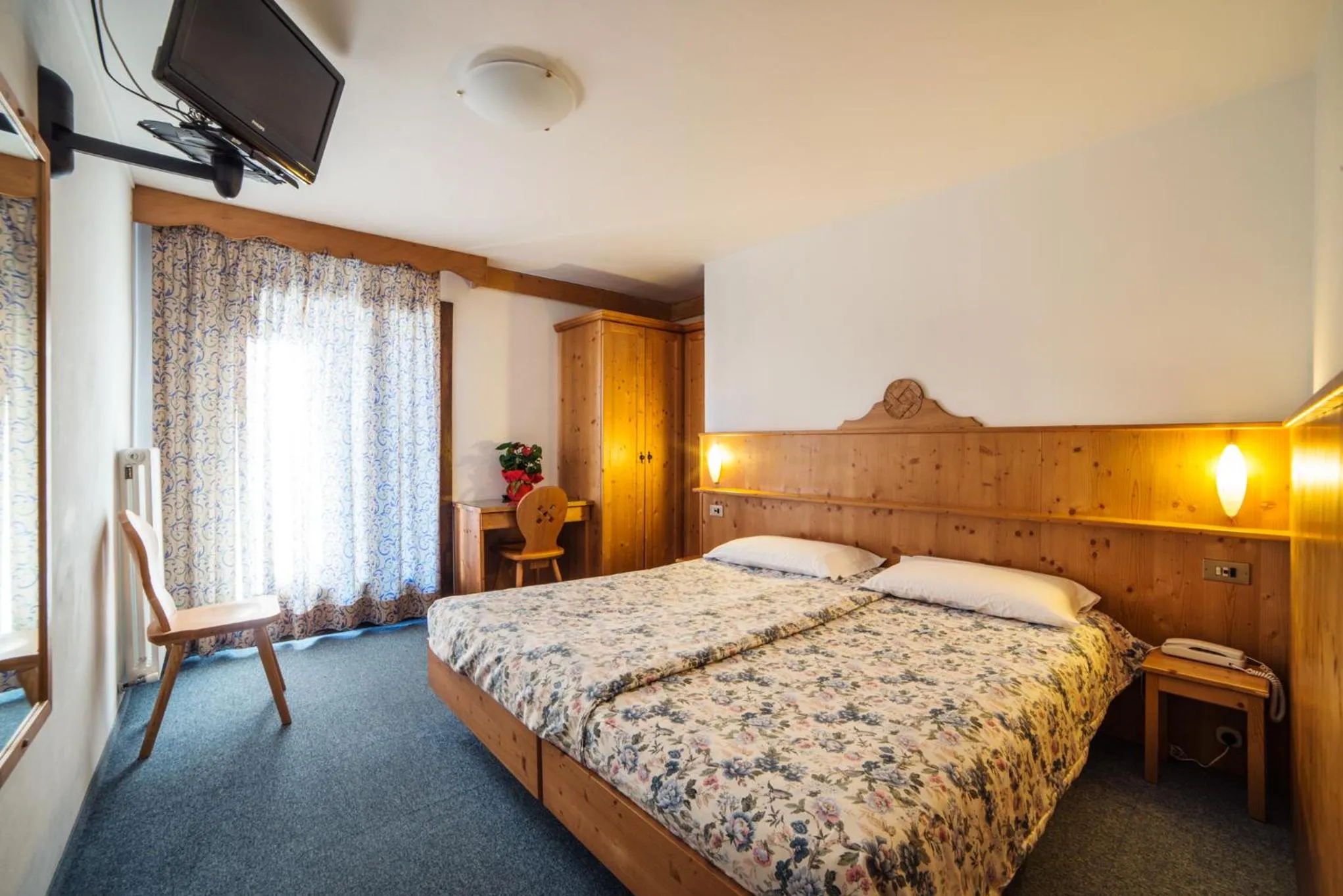 Bedroom, Bed in Hotel Cime D'Oro