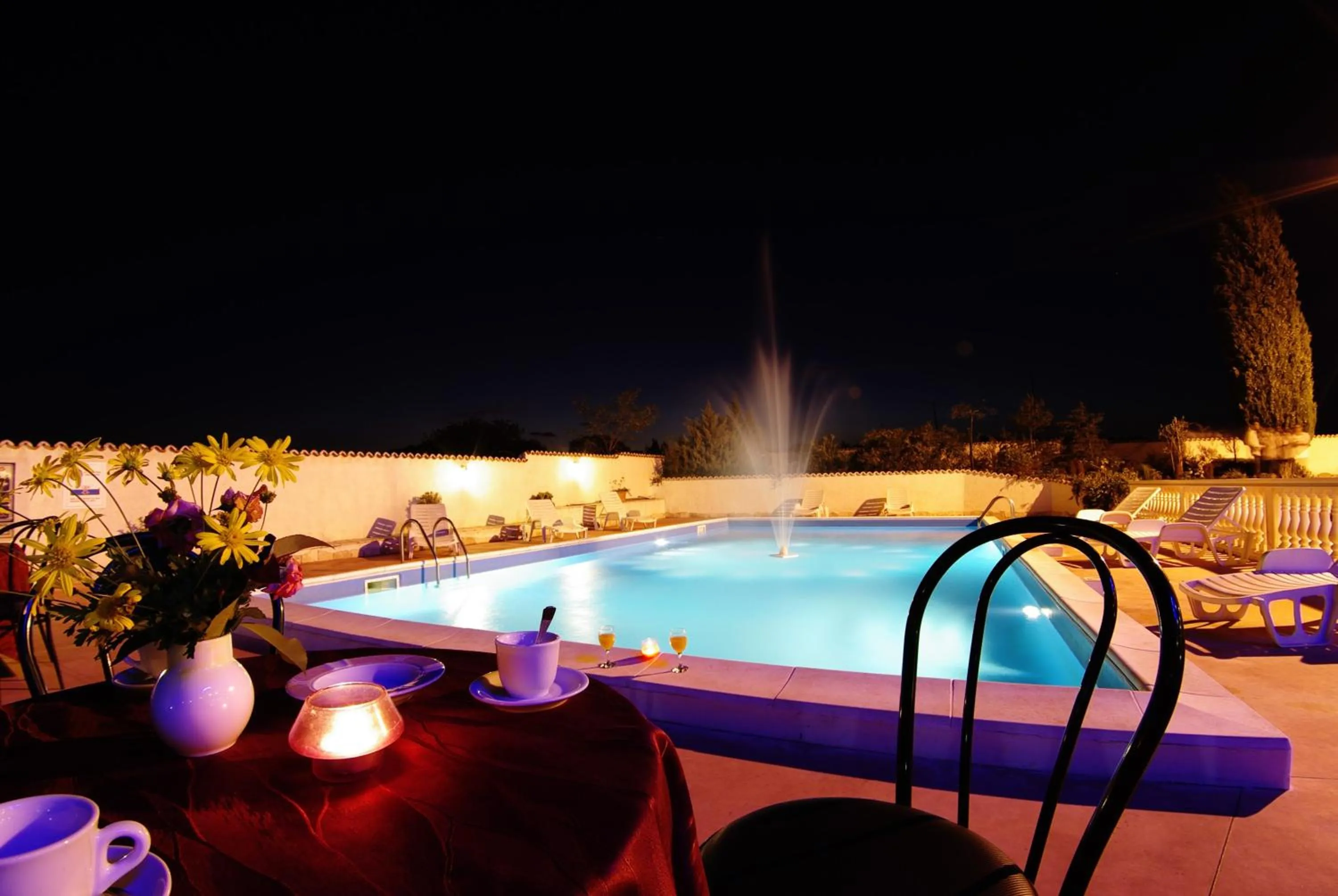 Swimming pool in Hotel Aurora