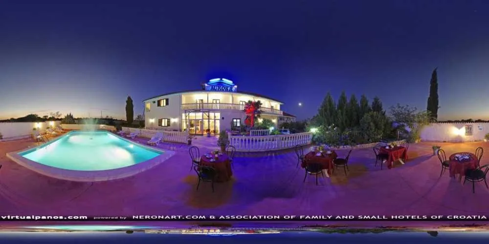 Facade/entrance in Hotel Aurora