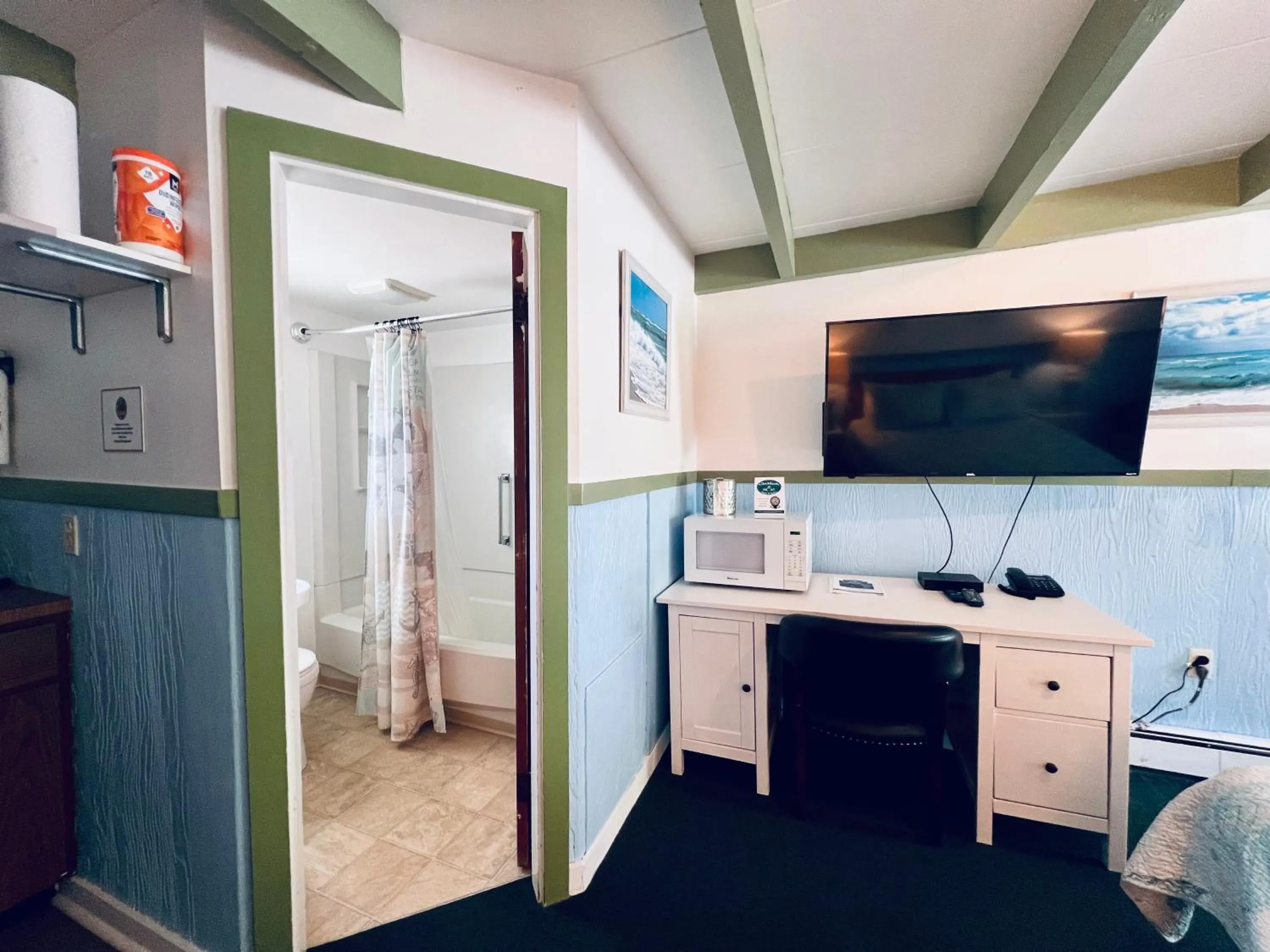 TV and multimedia in Claddagh Motel & Suites