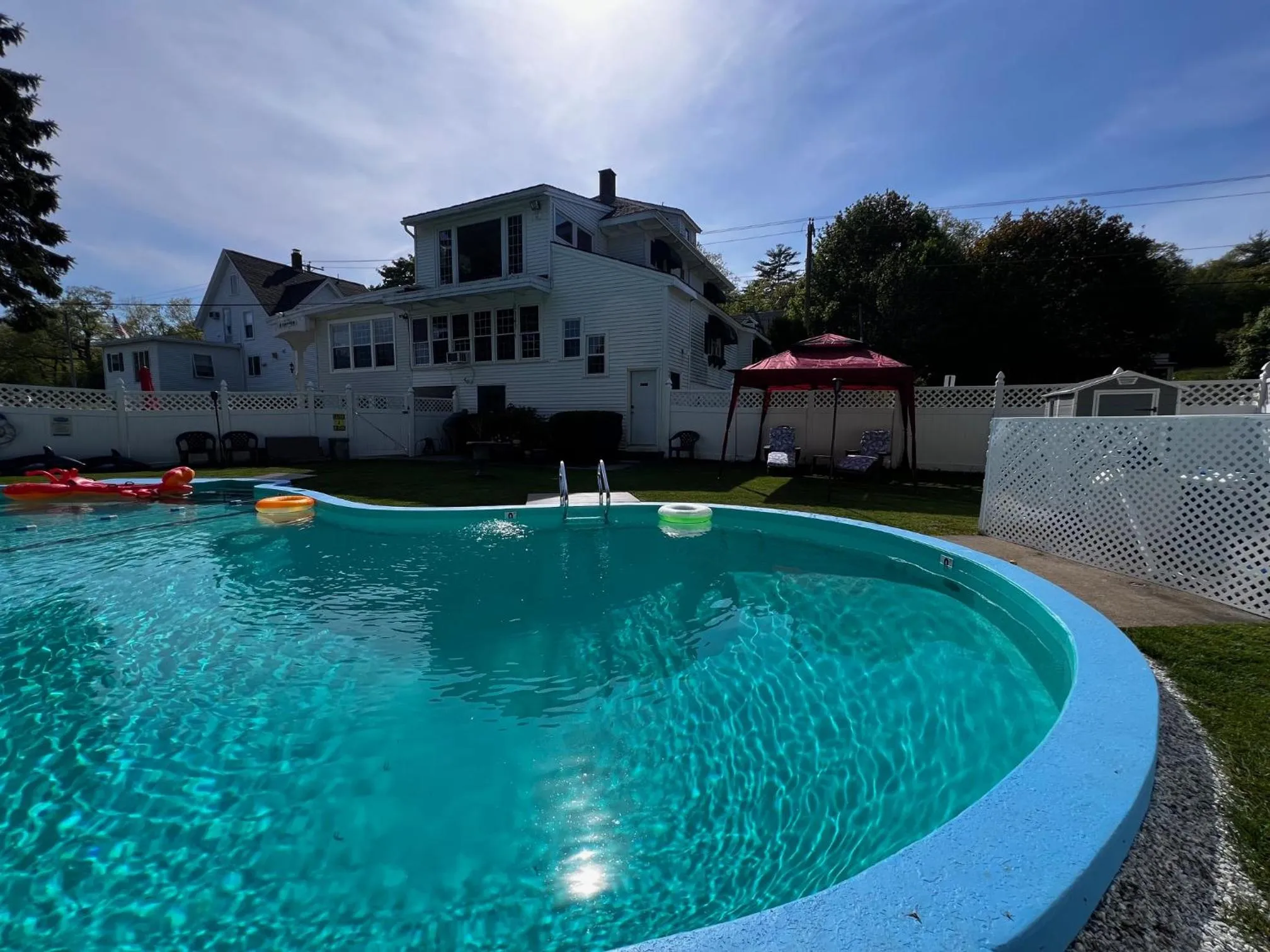 Swimming pool in Claddagh Motel & Suites