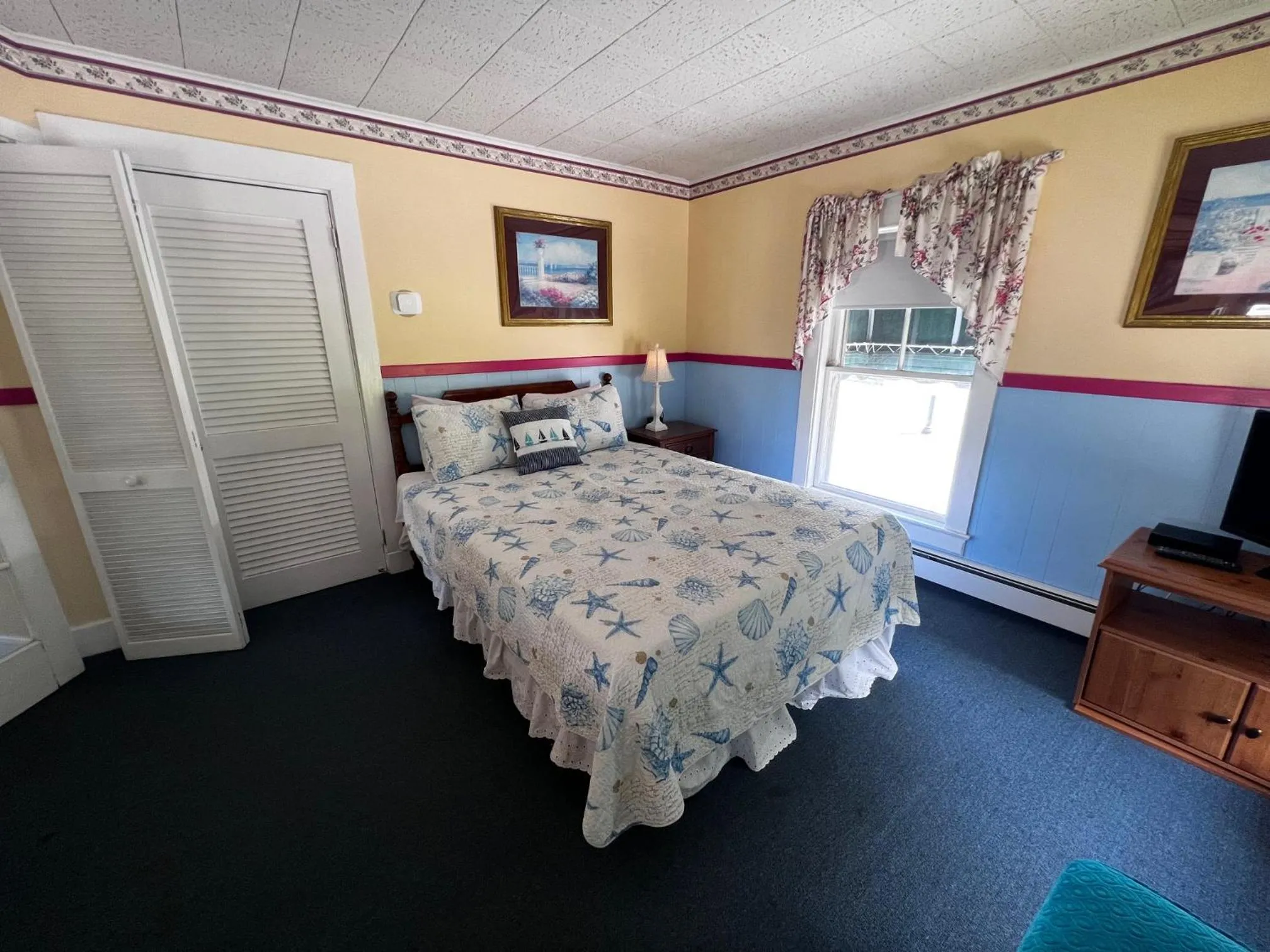 Bed in Claddagh Motel & Suites