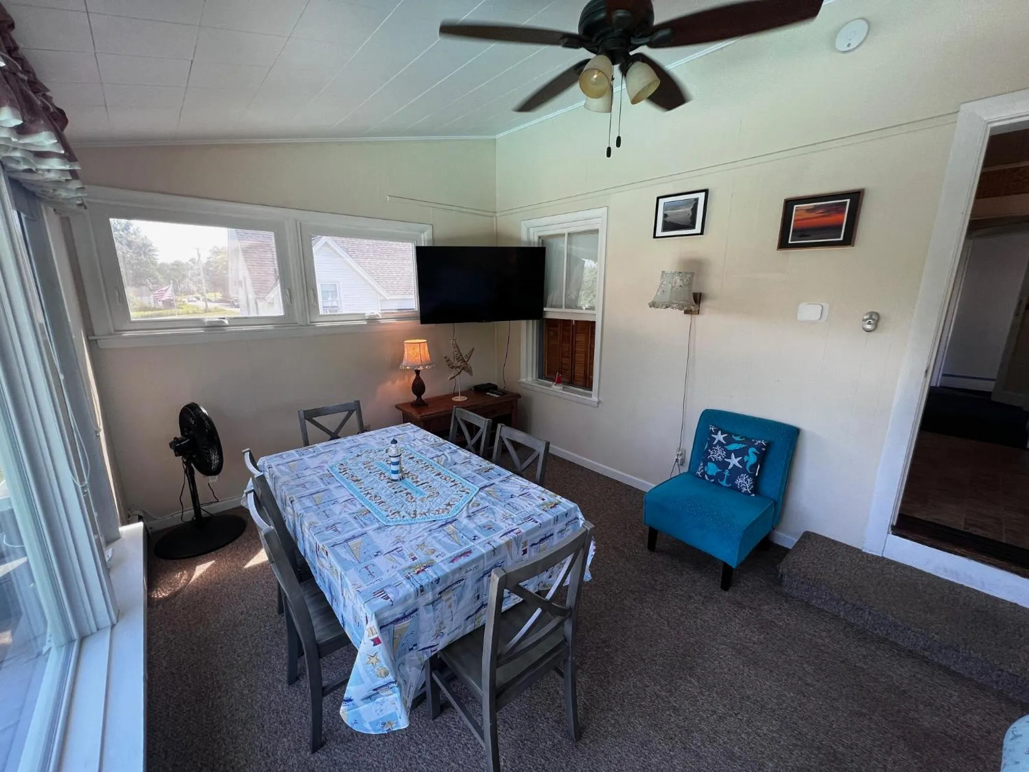 Communal lounge/ TV room in Claddagh Motel & Suites