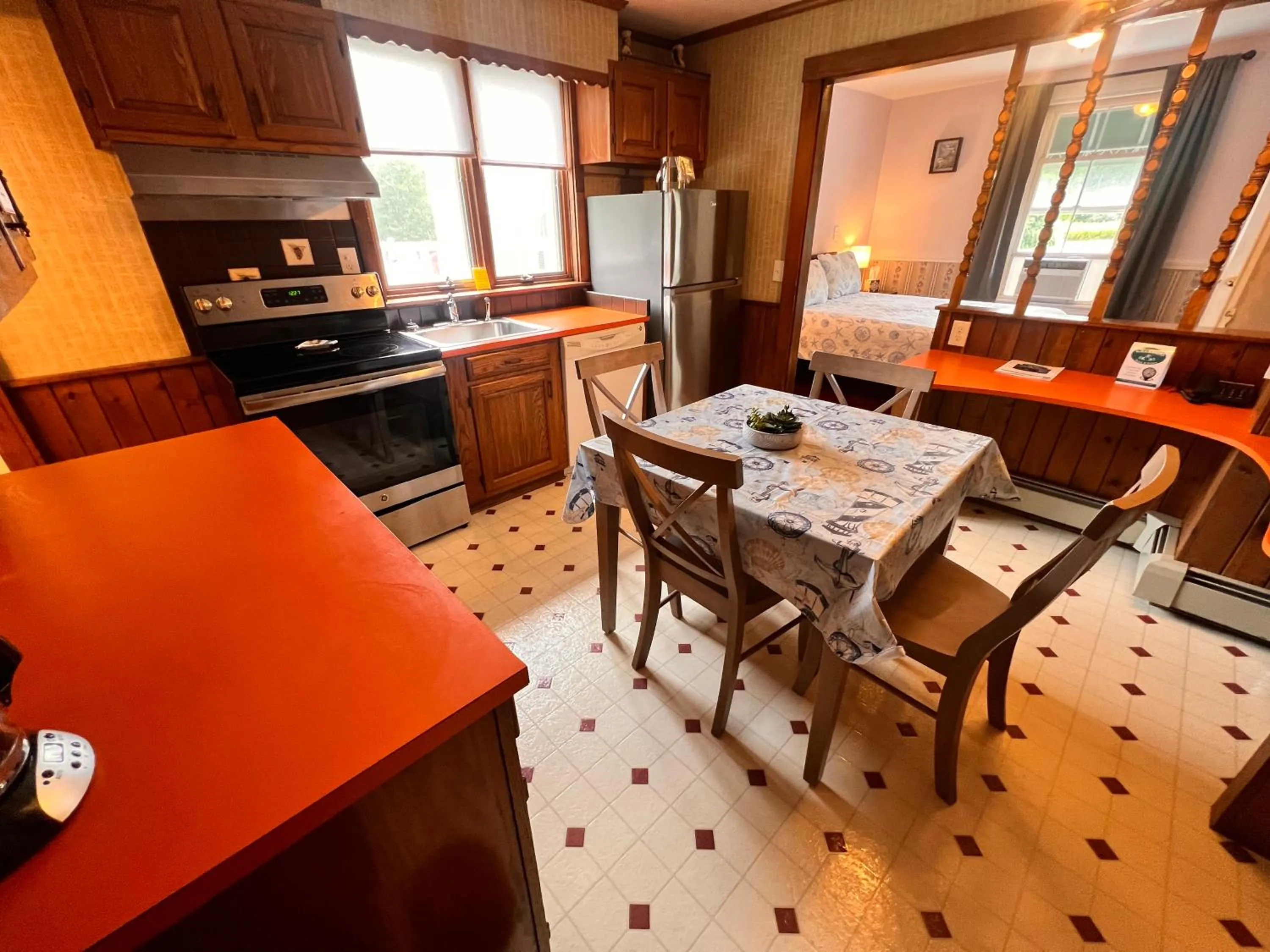 kitchen in Claddagh Motel & Suites