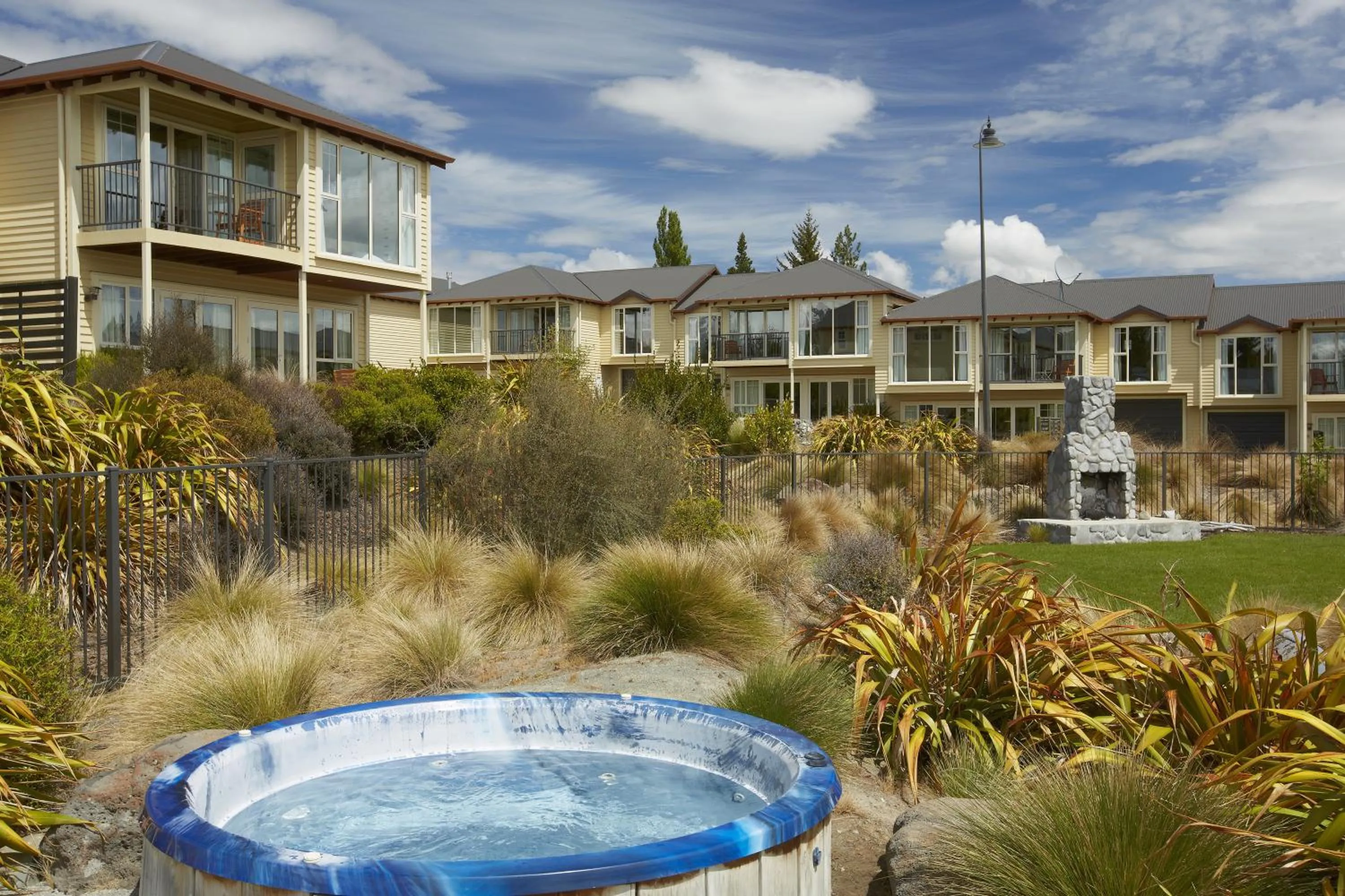 Hot Tub in Mantra Lake Tekapo