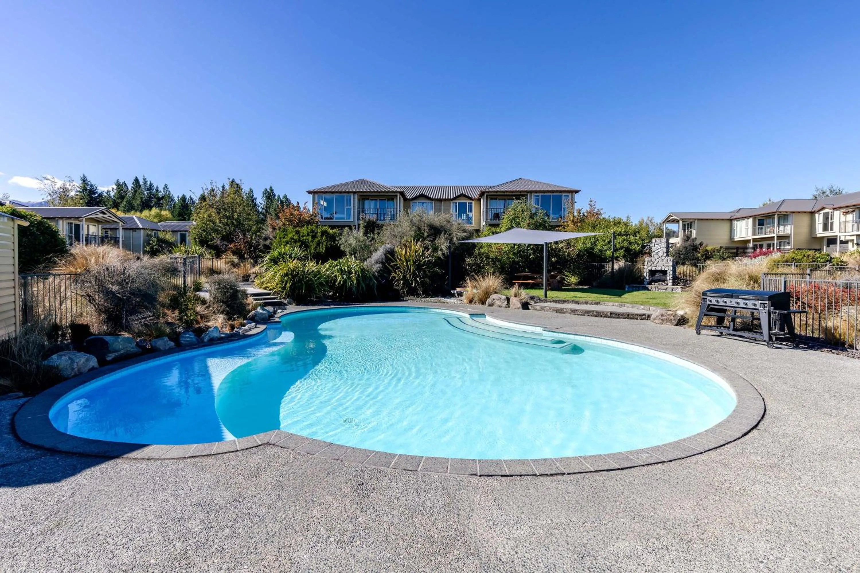 Swimming pool in Mantra Lake Tekapo