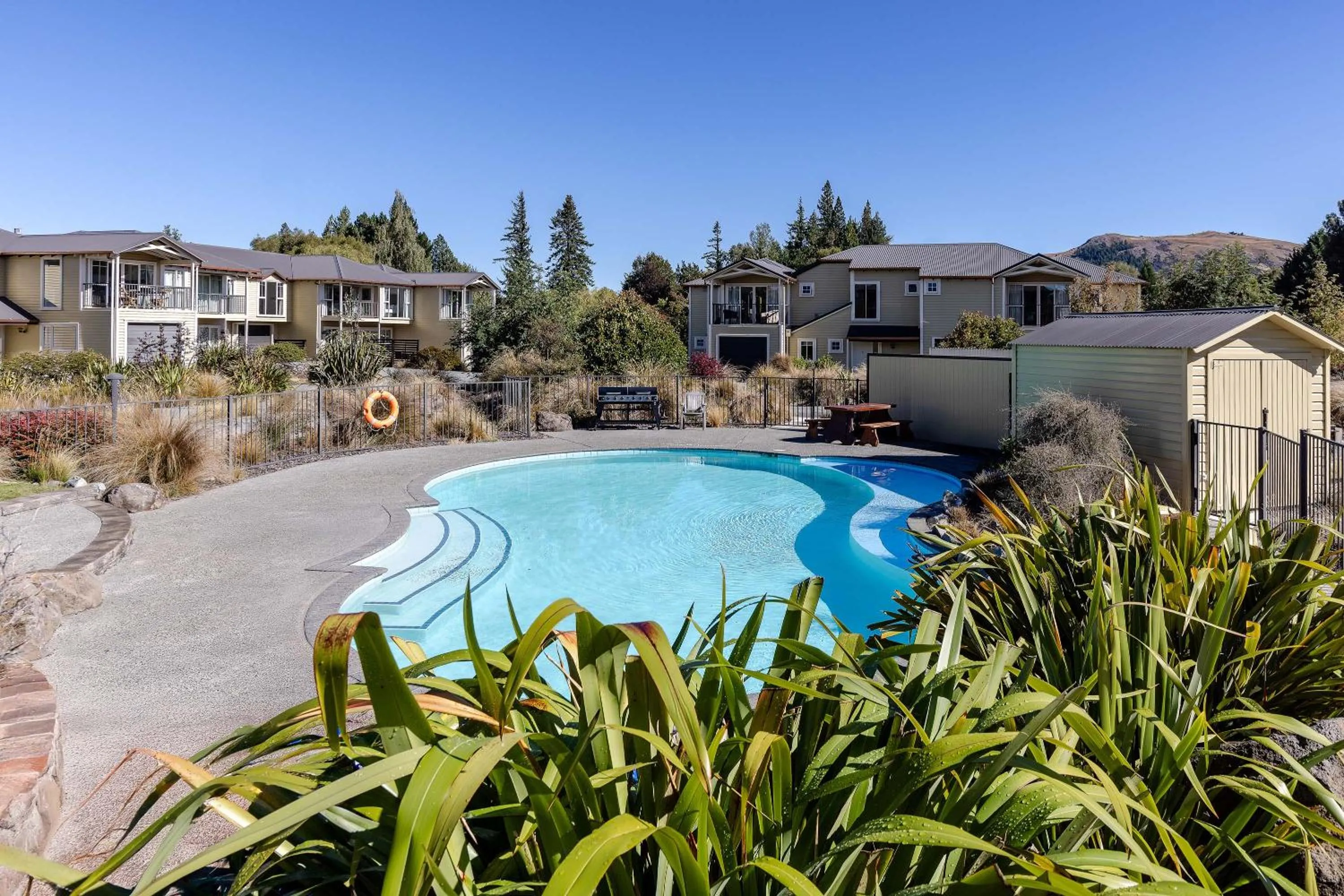 Swimming pool in Mantra Lake Tekapo