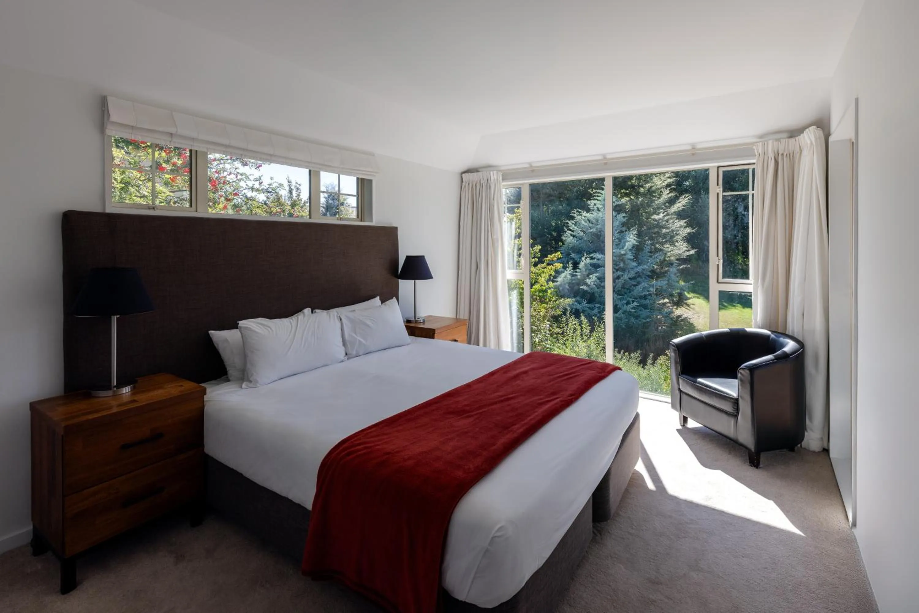 Bedroom, Bed in Mantra Lake Tekapo