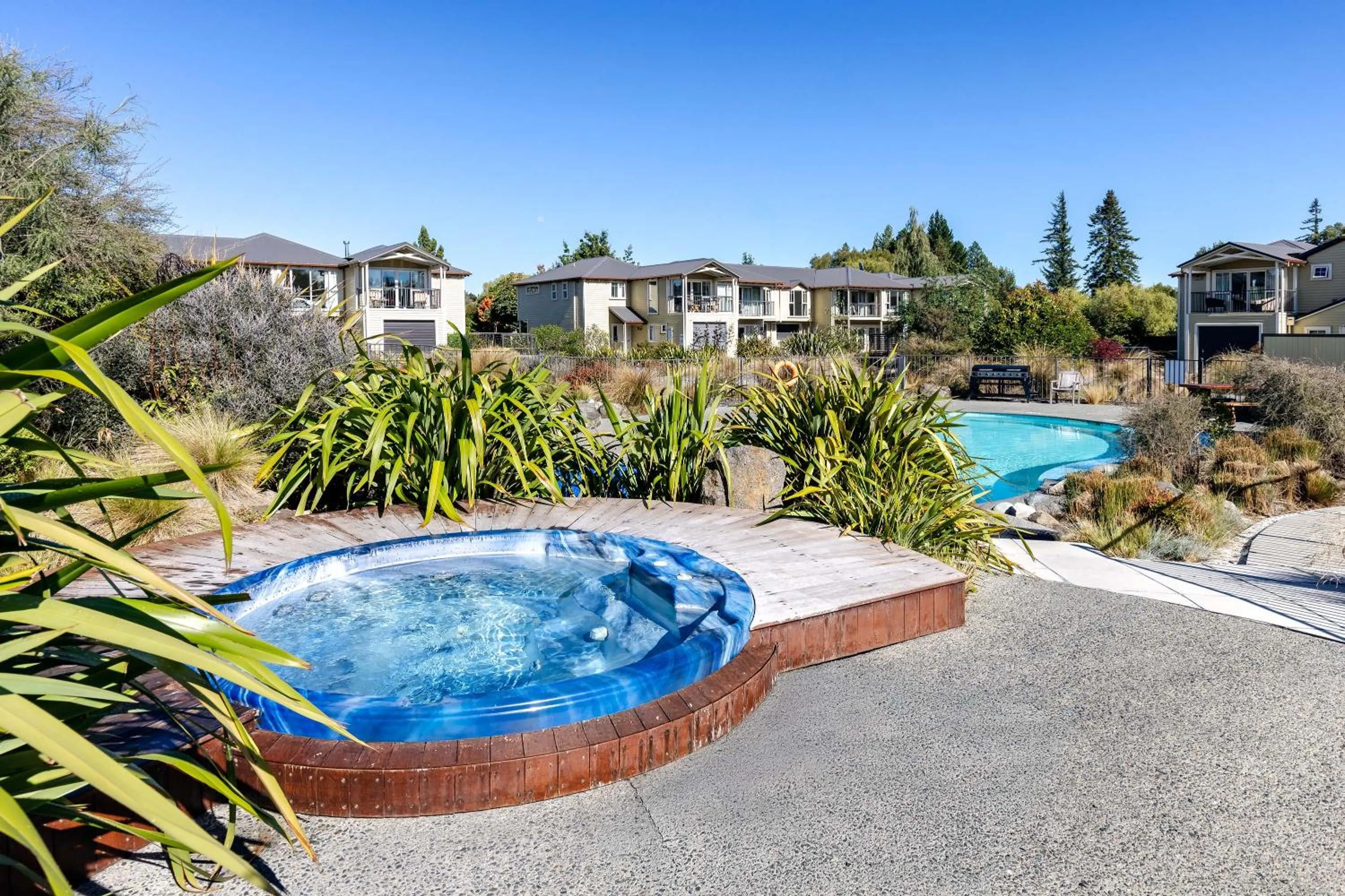 Swimming pool in Mantra Lake Tekapo