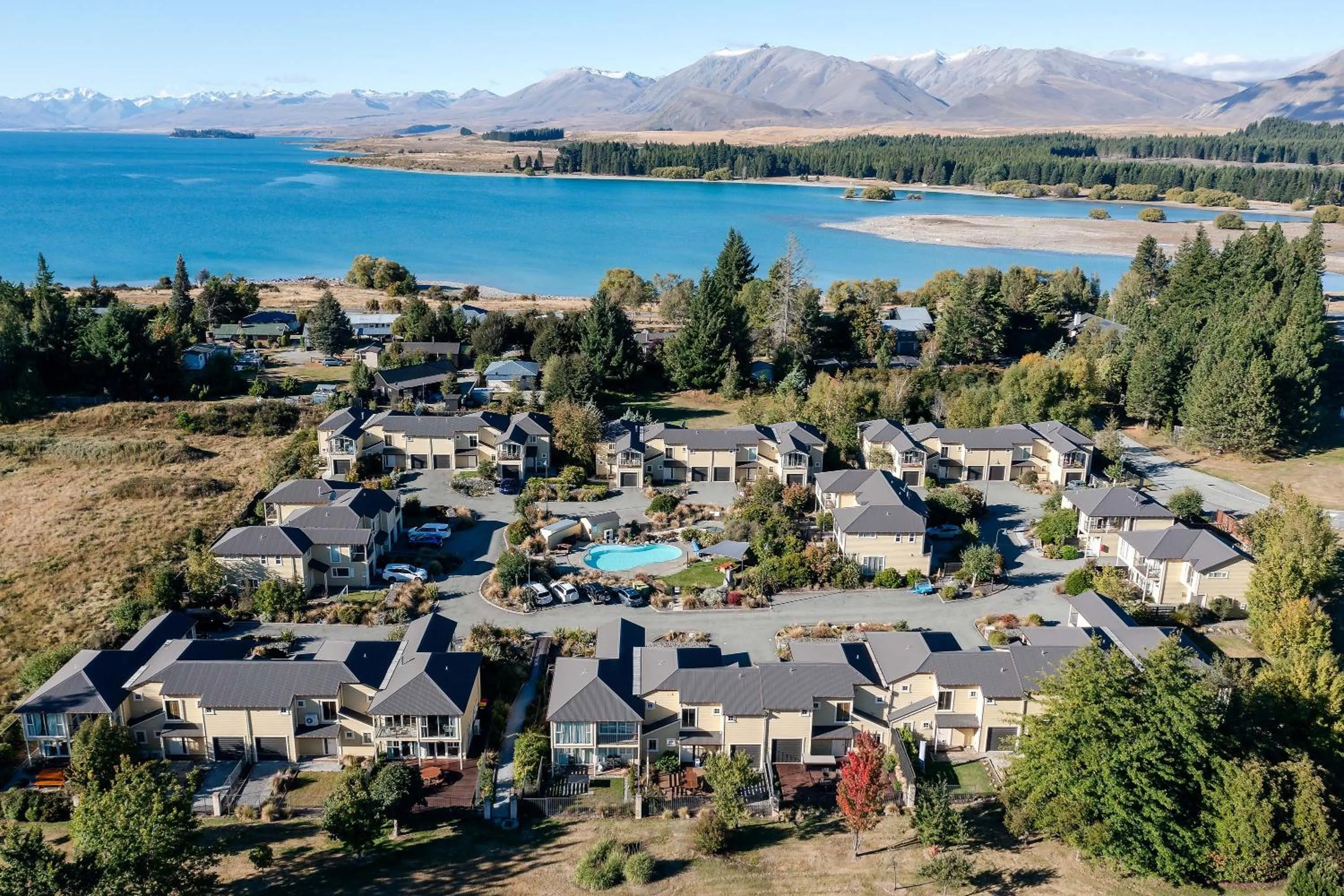 Lake view in Mantra Lake Tekapo