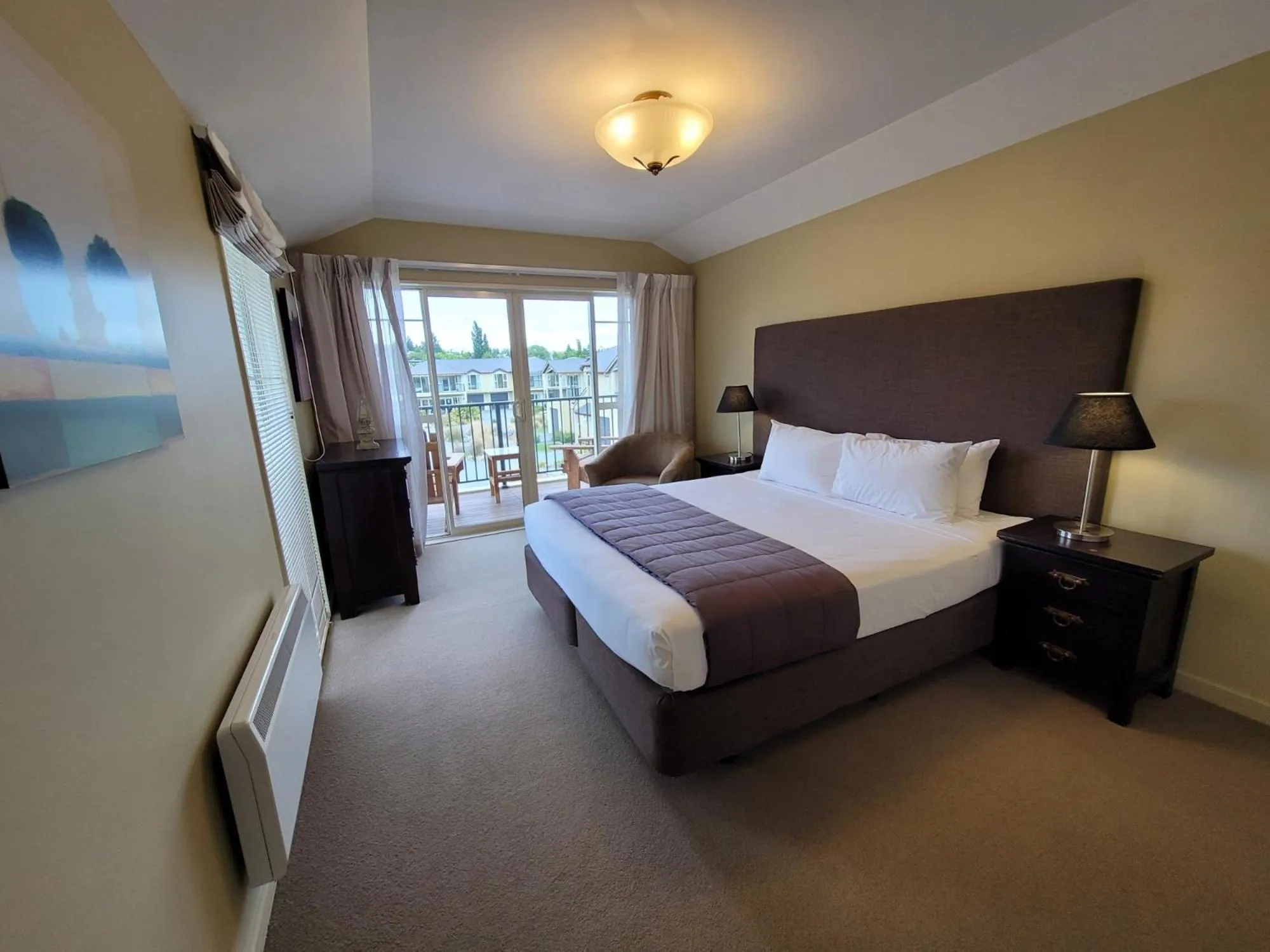 Bed in Mantra Lake Tekapo