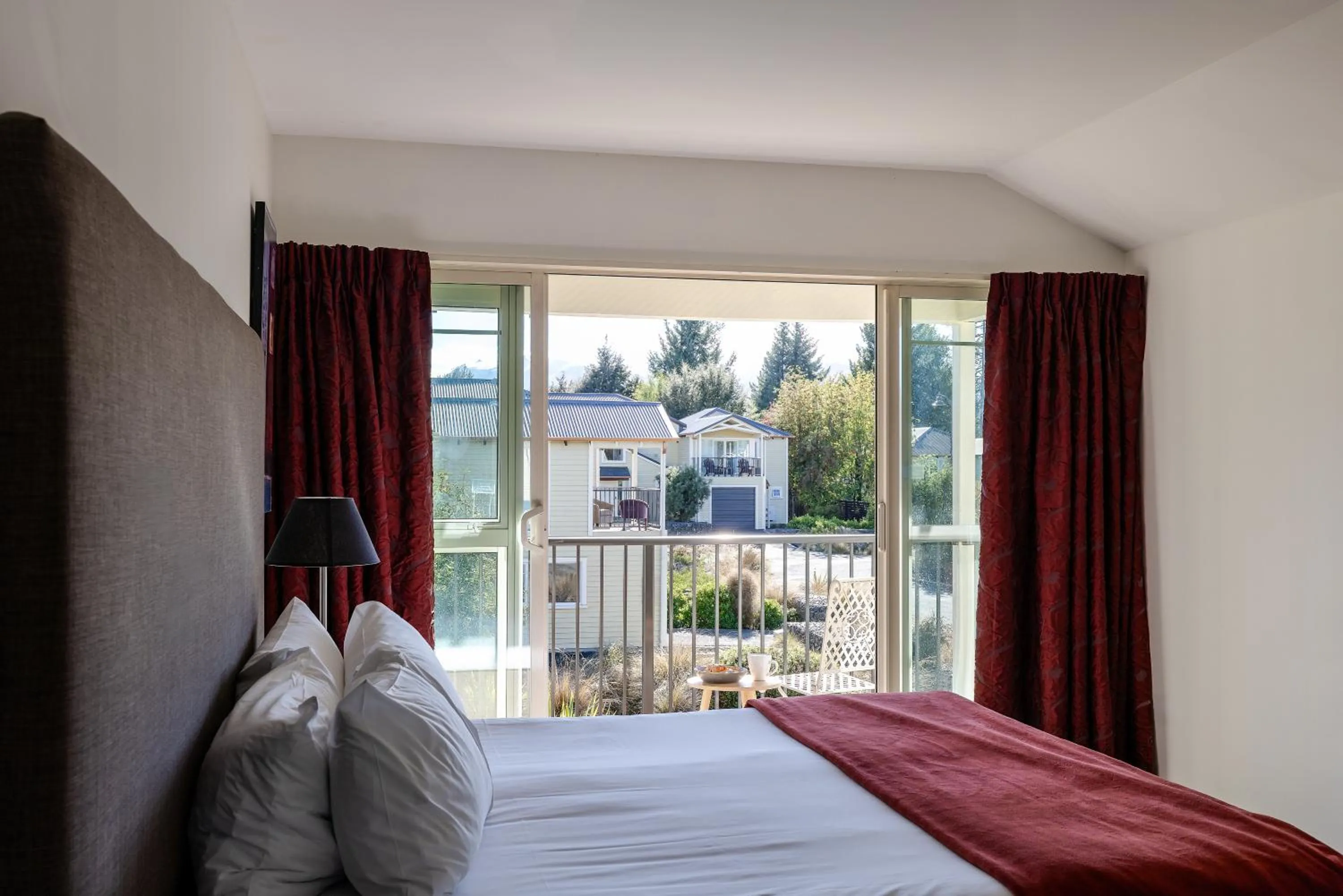 Bedroom, Bed in Mantra Lake Tekapo