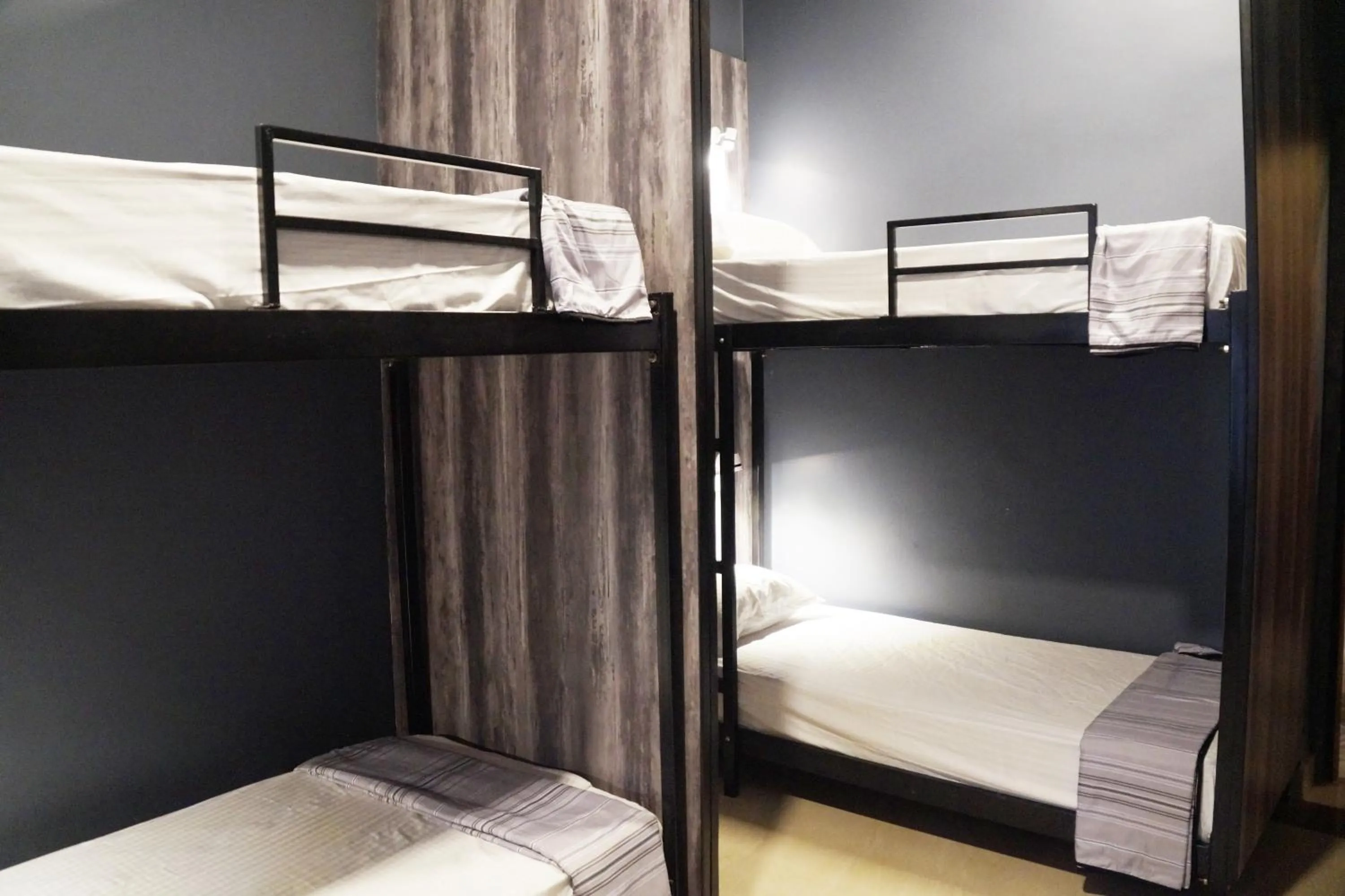 bunk bed, Bed in Backpackers Park Varanasi