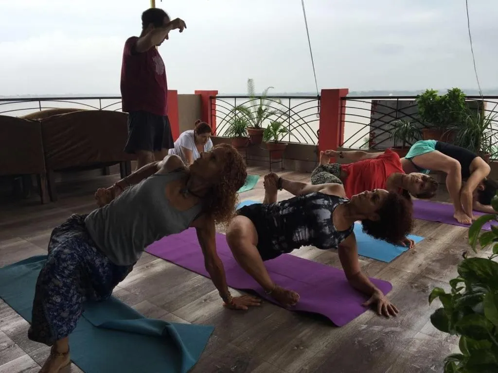 People in Backpackers Park Varanasi