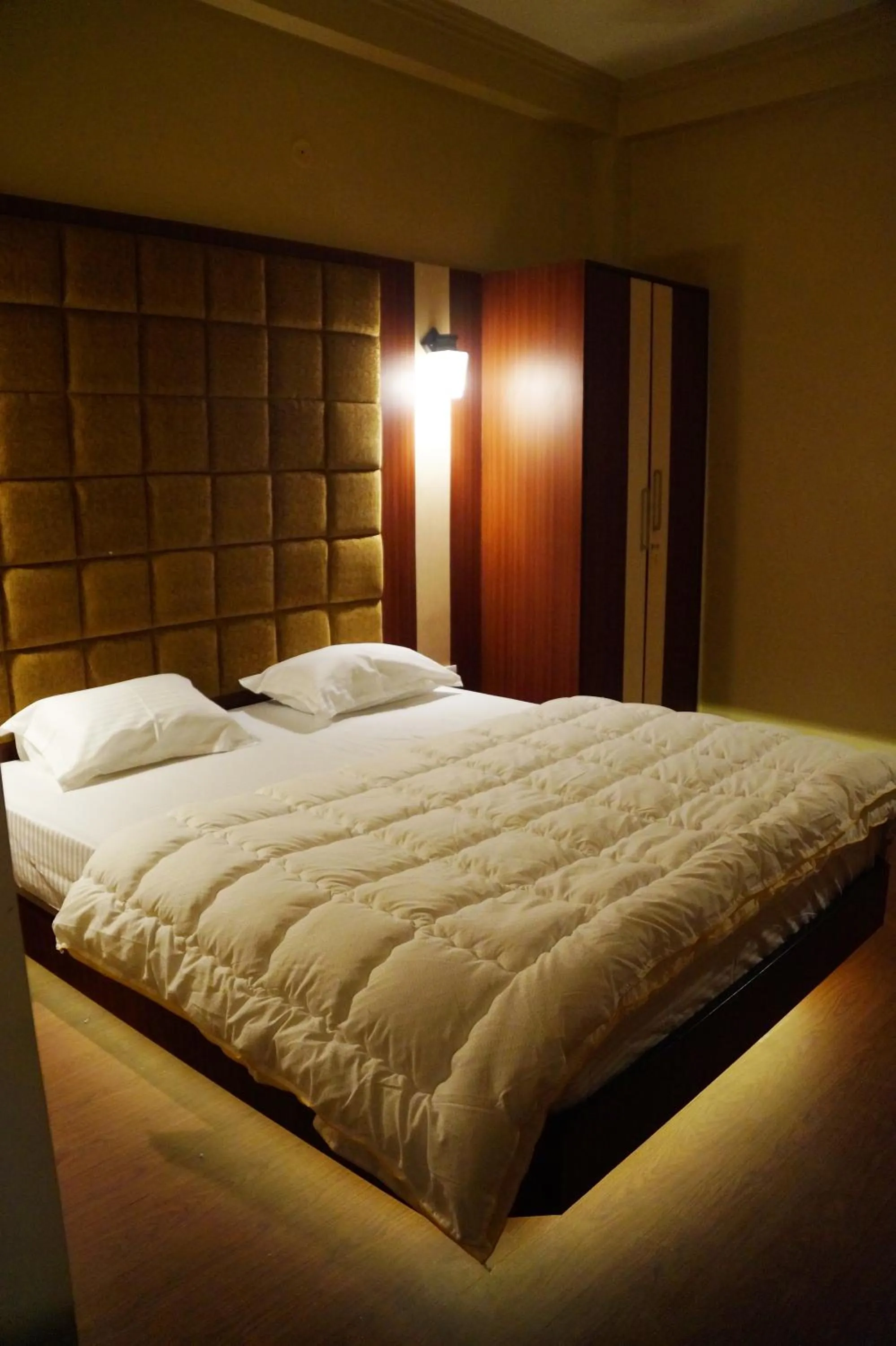 Bed in Backpackers Park Varanasi