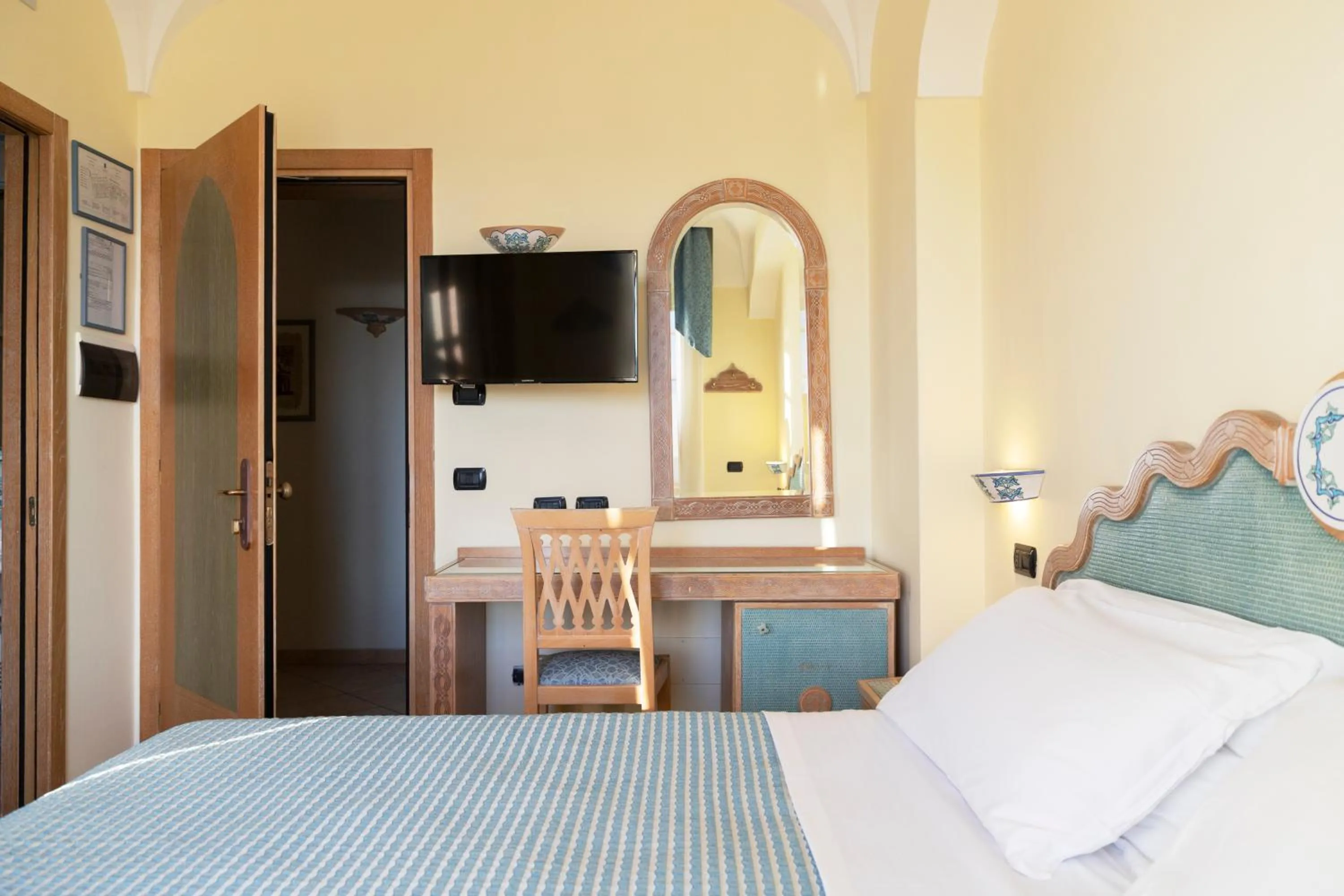 Bed in Hotel Punta Imperatore