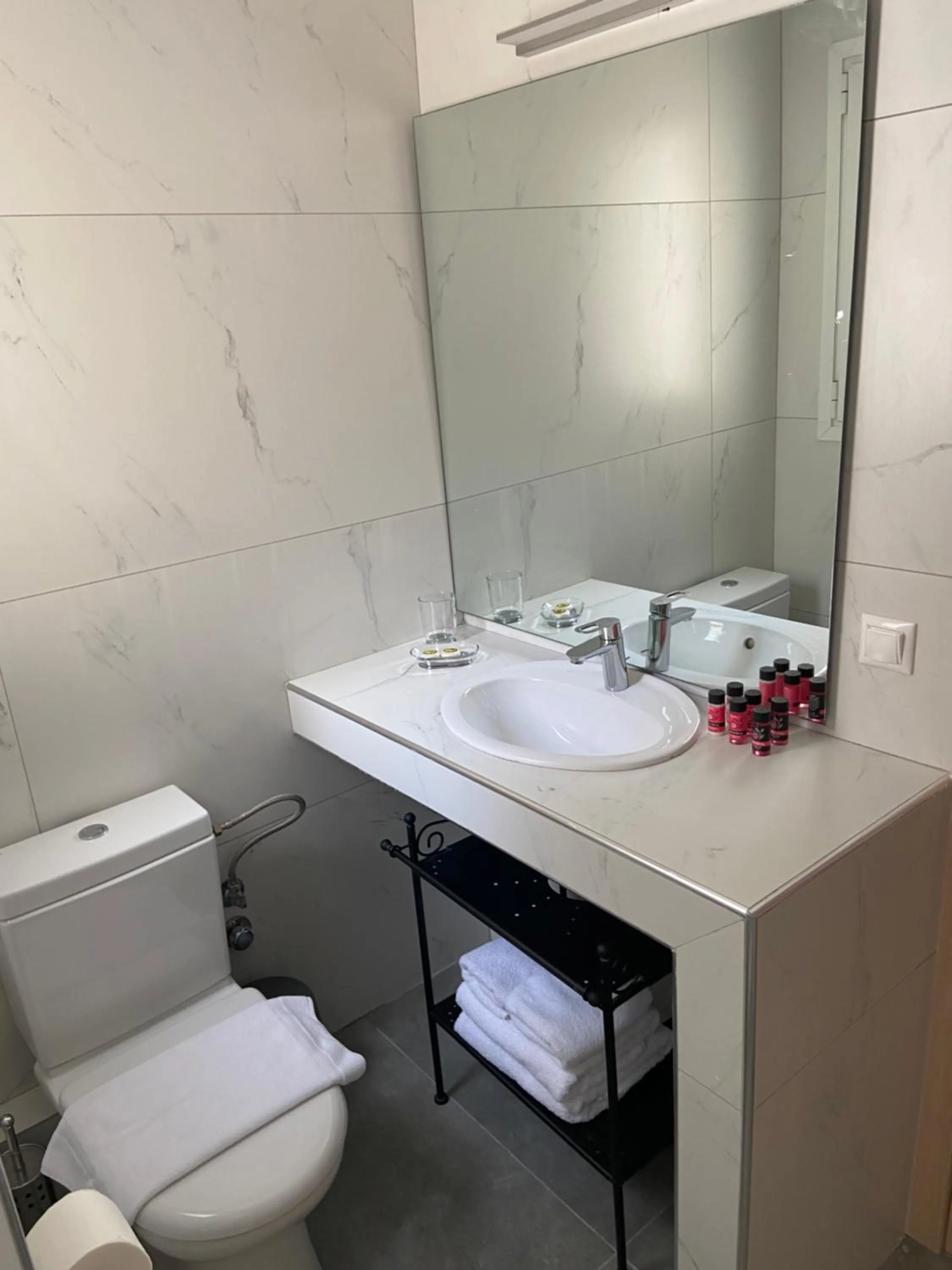 Bathroom in Connect Suites
