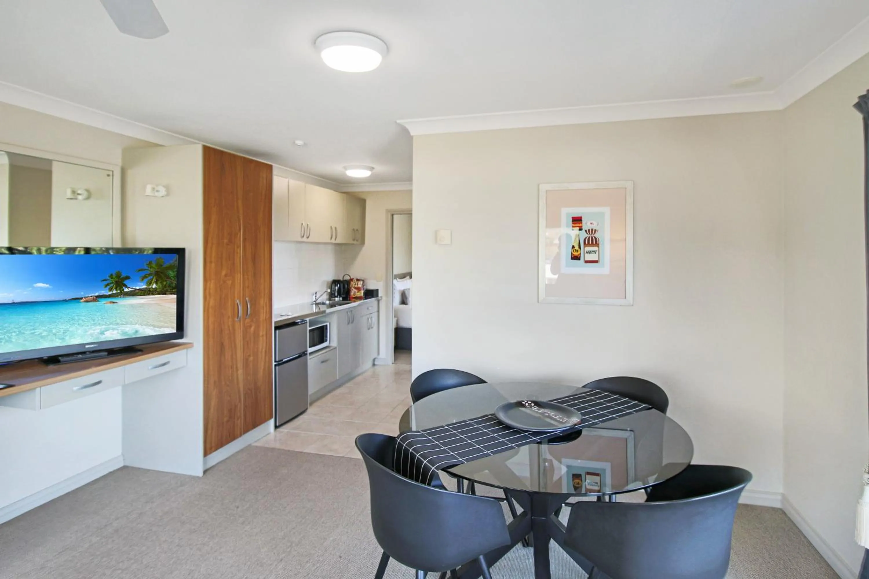 TV and multimedia in Whangaparaoa Lodge