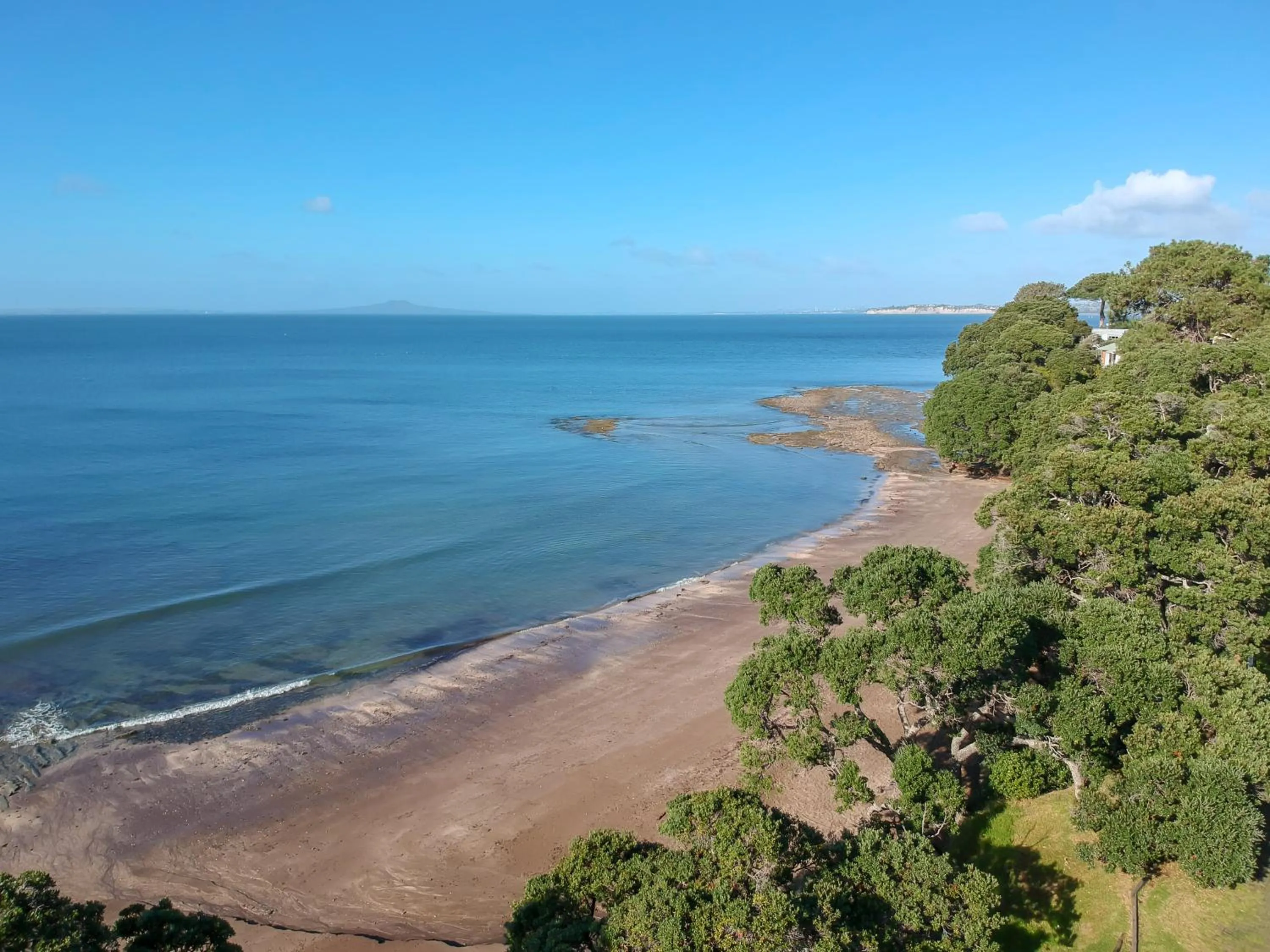 Beach in Whangaparaoa Lodge