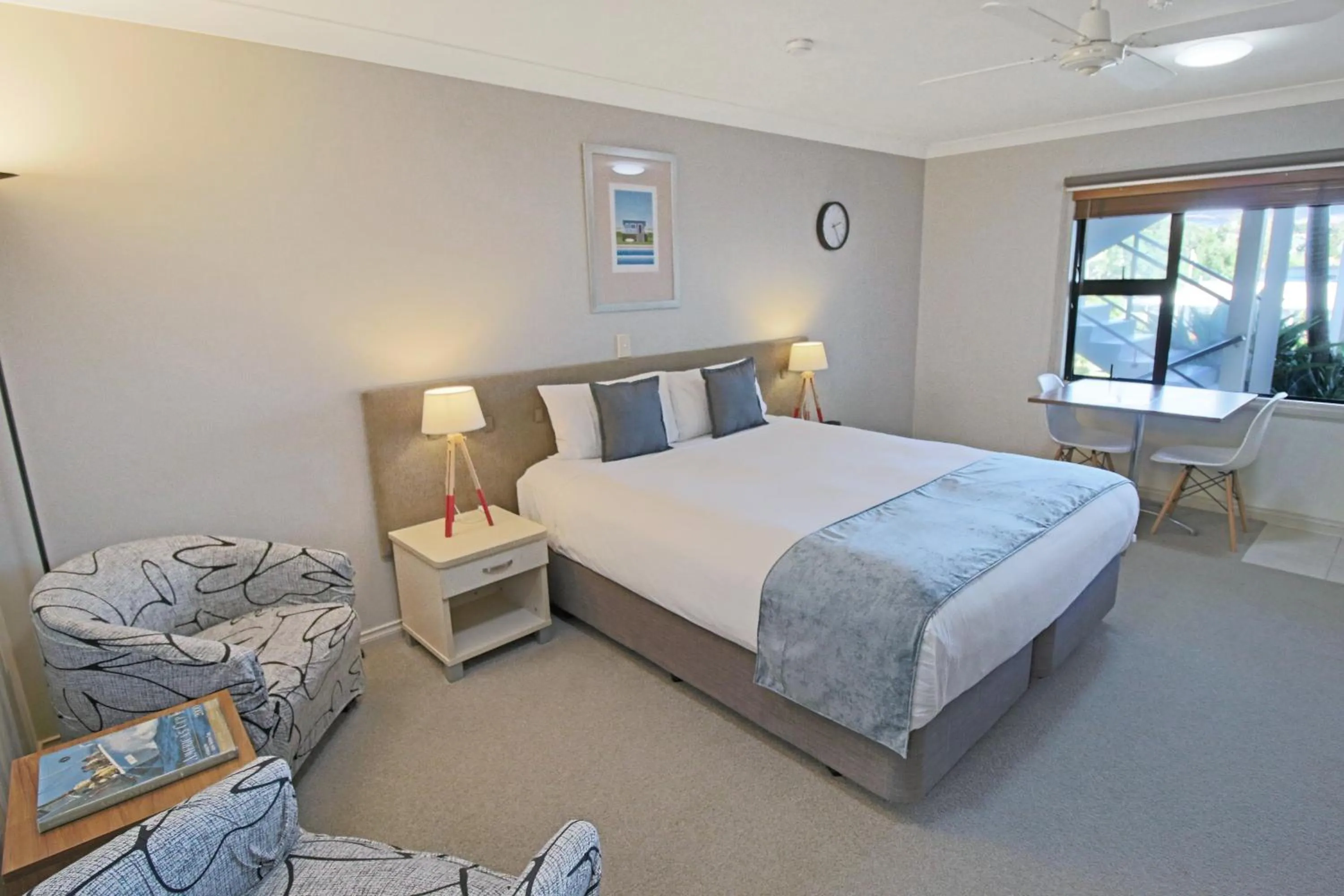 Bed in Whangaparaoa Lodge