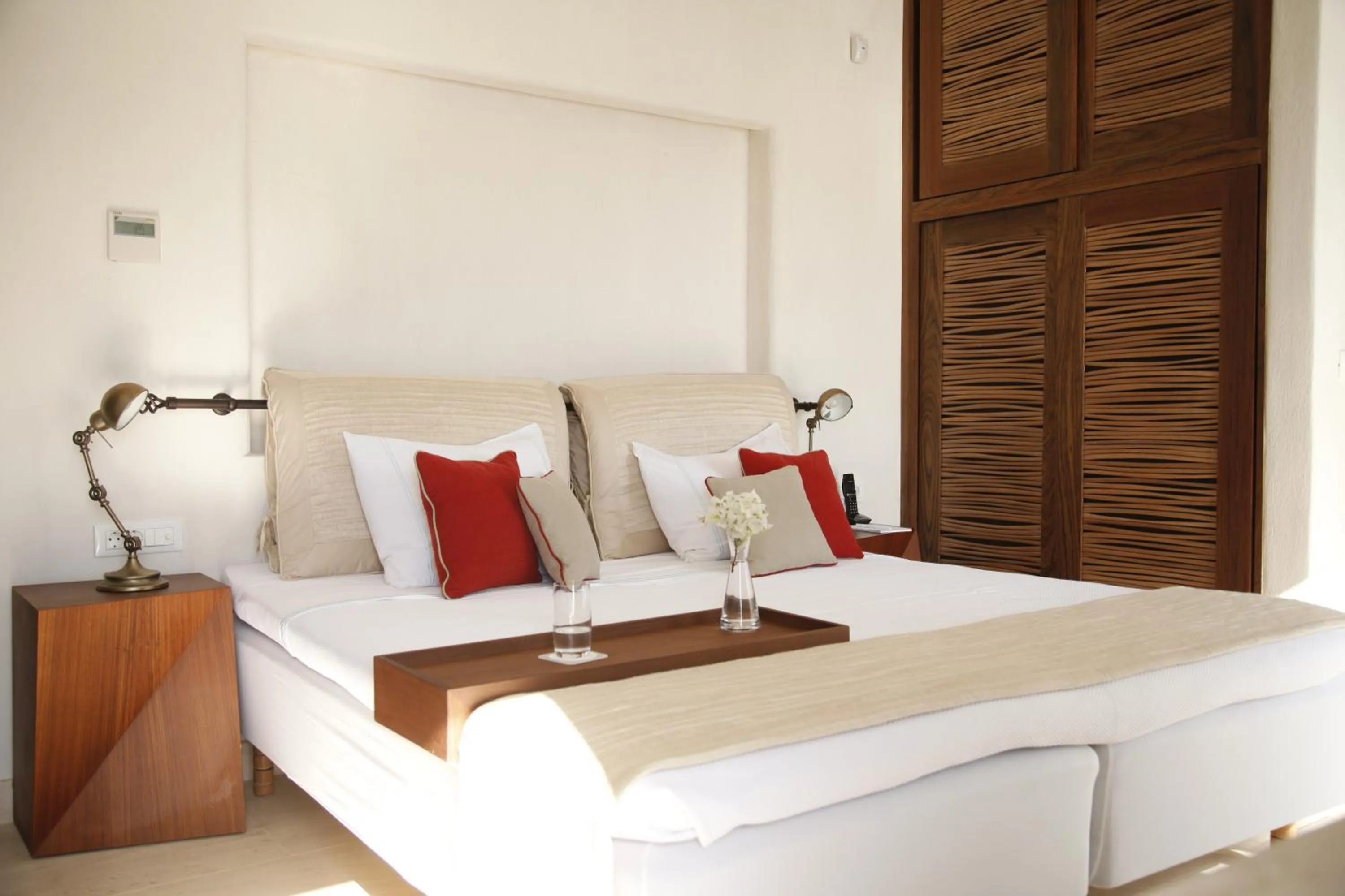 Photo of the whole room, Bed in Belvedere Mykonos - Waterfront Villa & Suites - The Leading Hotels of the World