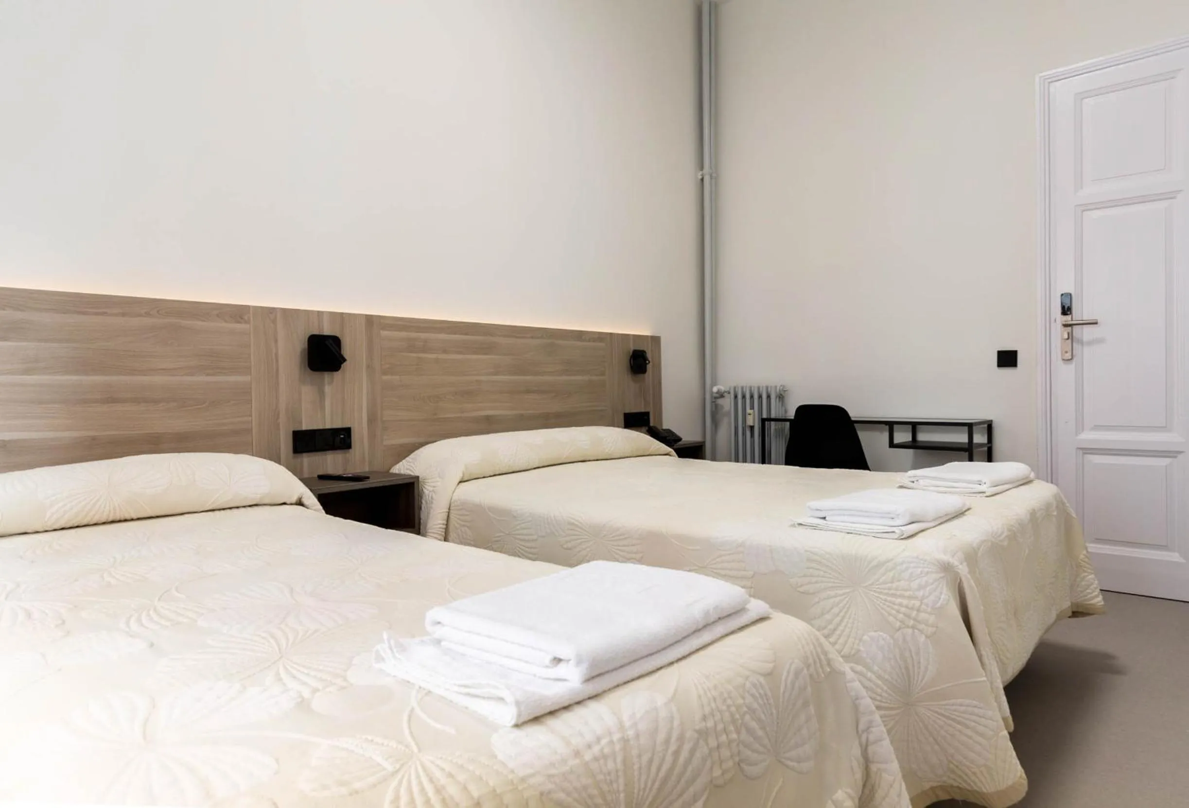 Bed in Hostal Excelsior