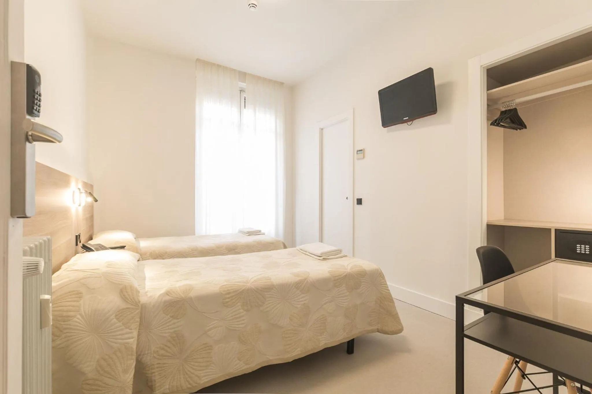 Bed in Hostal Excelsior